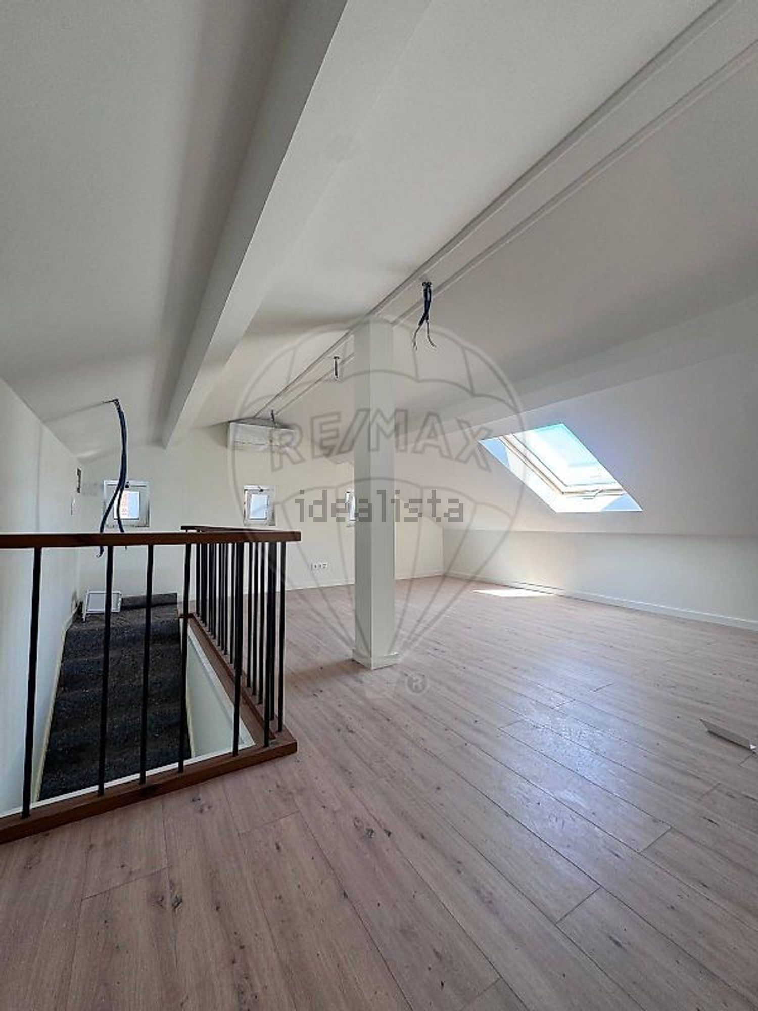 小楼房或独栋别墅出售在Rua da Ribeirinha - 详情