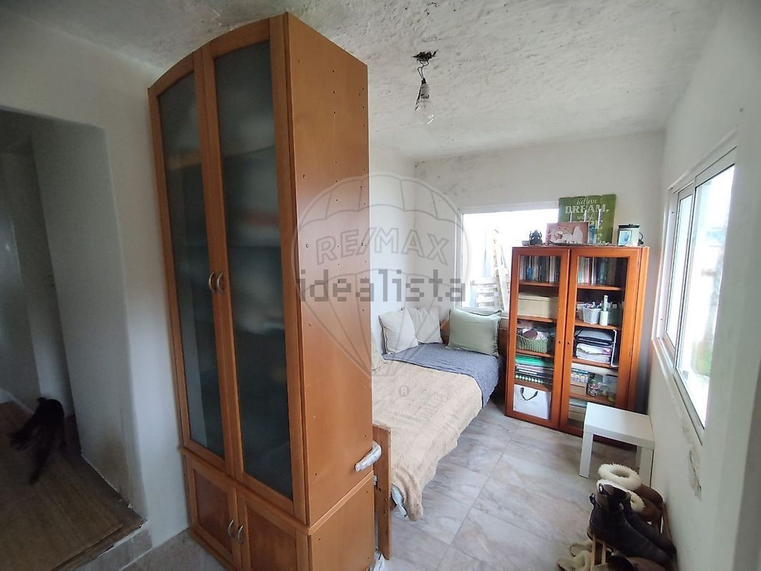 小楼房或独栋别墅出售在Rua Principal - 客厅