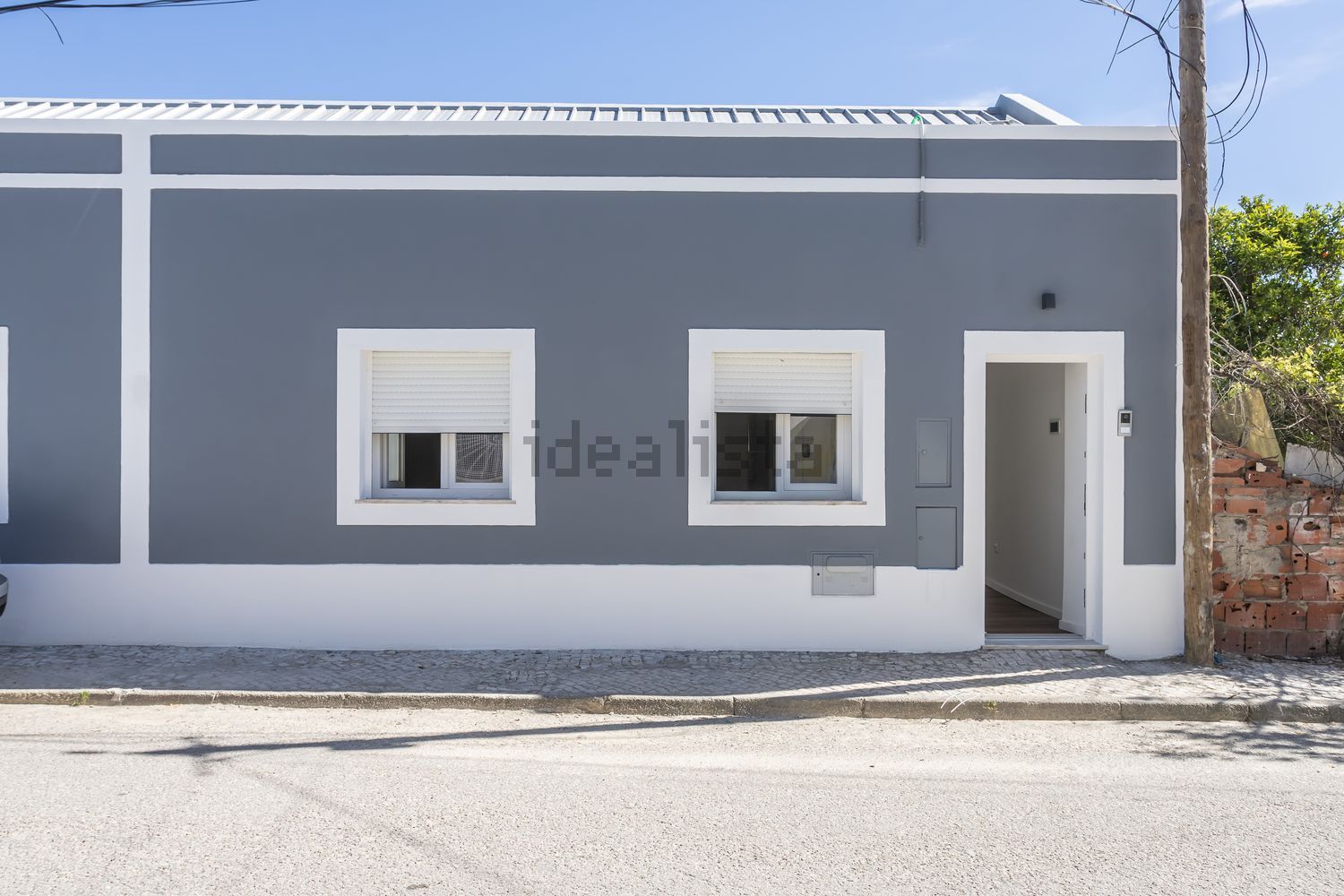 双拼别墅出售在Rua da Independência, 12 - 外立面