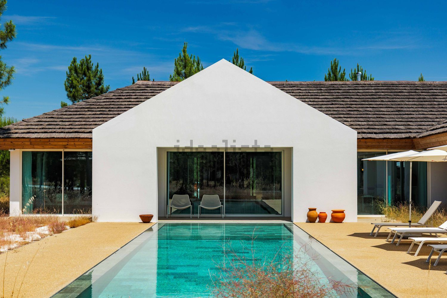 小楼房或独栋别墅出售在Estrada de Bicas - 游泳池