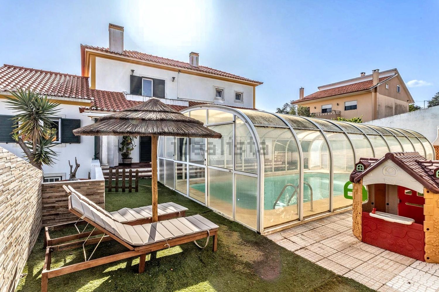 小楼房或独栋别墅出售在Rua dos Pintassilgos, 3 - 游泳池