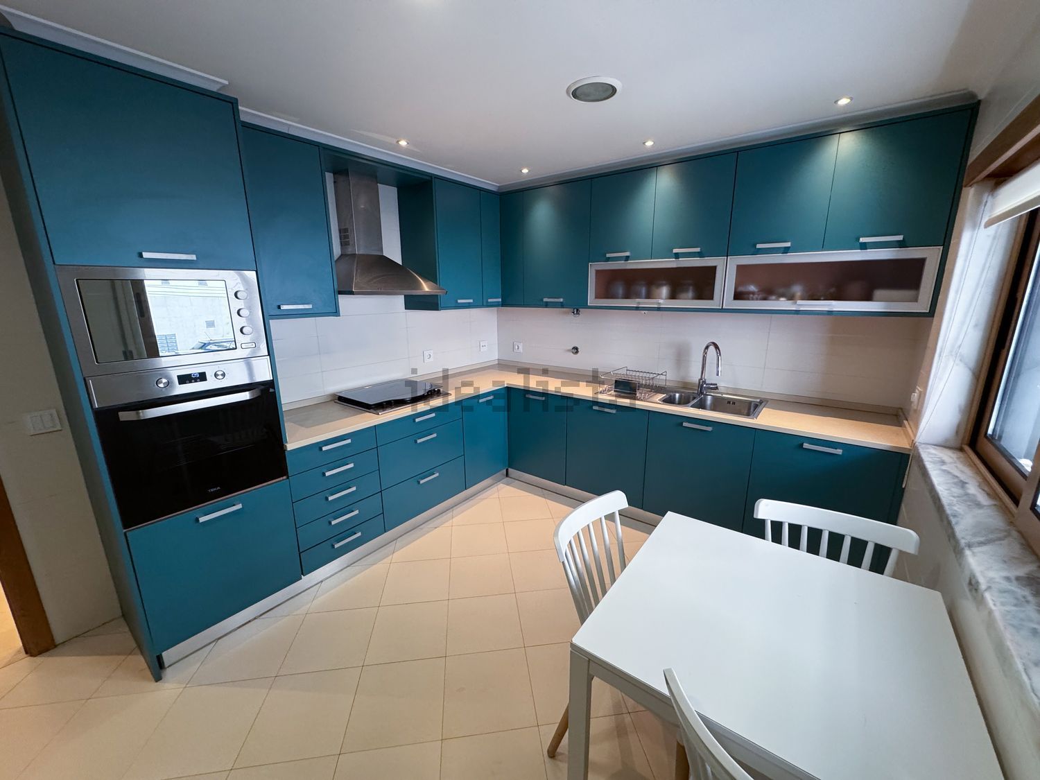 出租公寓 t2在Santo António dos Cavaleiros e Frielas - 厨房