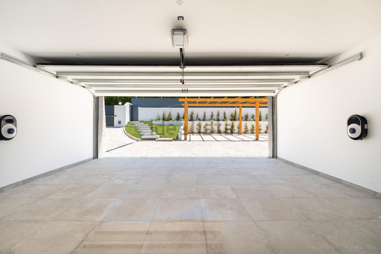 小楼房或独栋别墅出售在Beco do Algarvio - 阳台