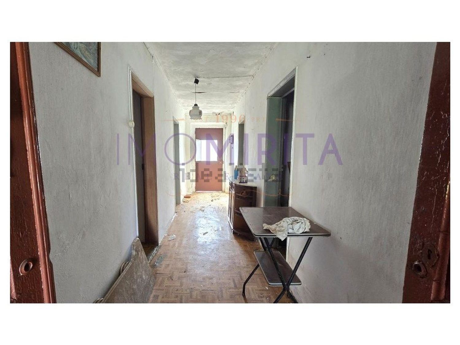 小楼房或独栋别墅出售在Rua do Chafariz - 过道