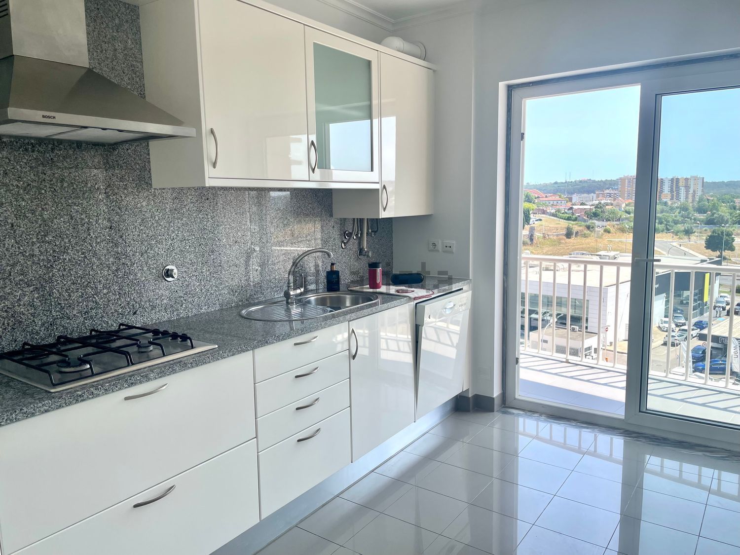 出租公寓 t3在Rua Engenheiro Ferry Borges, 1 - 厨房