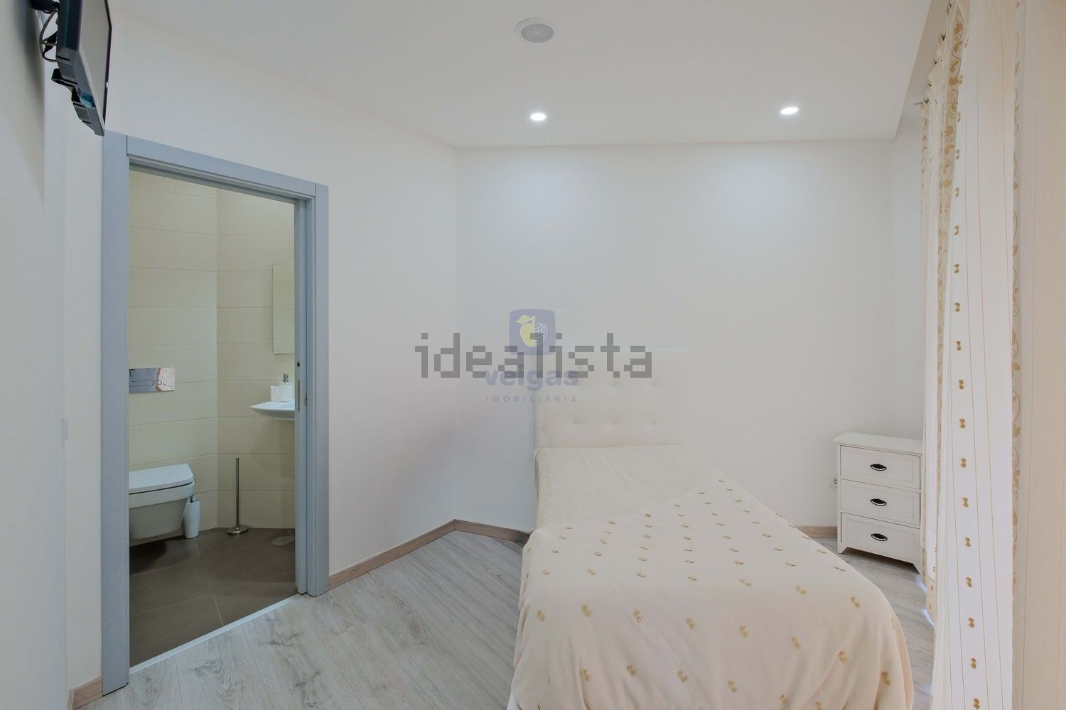 小楼房或别墅出售在Lousa - 卧室