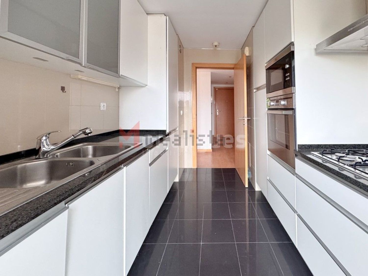 出租公寓 t1在Avenida Dom João II - 厨房