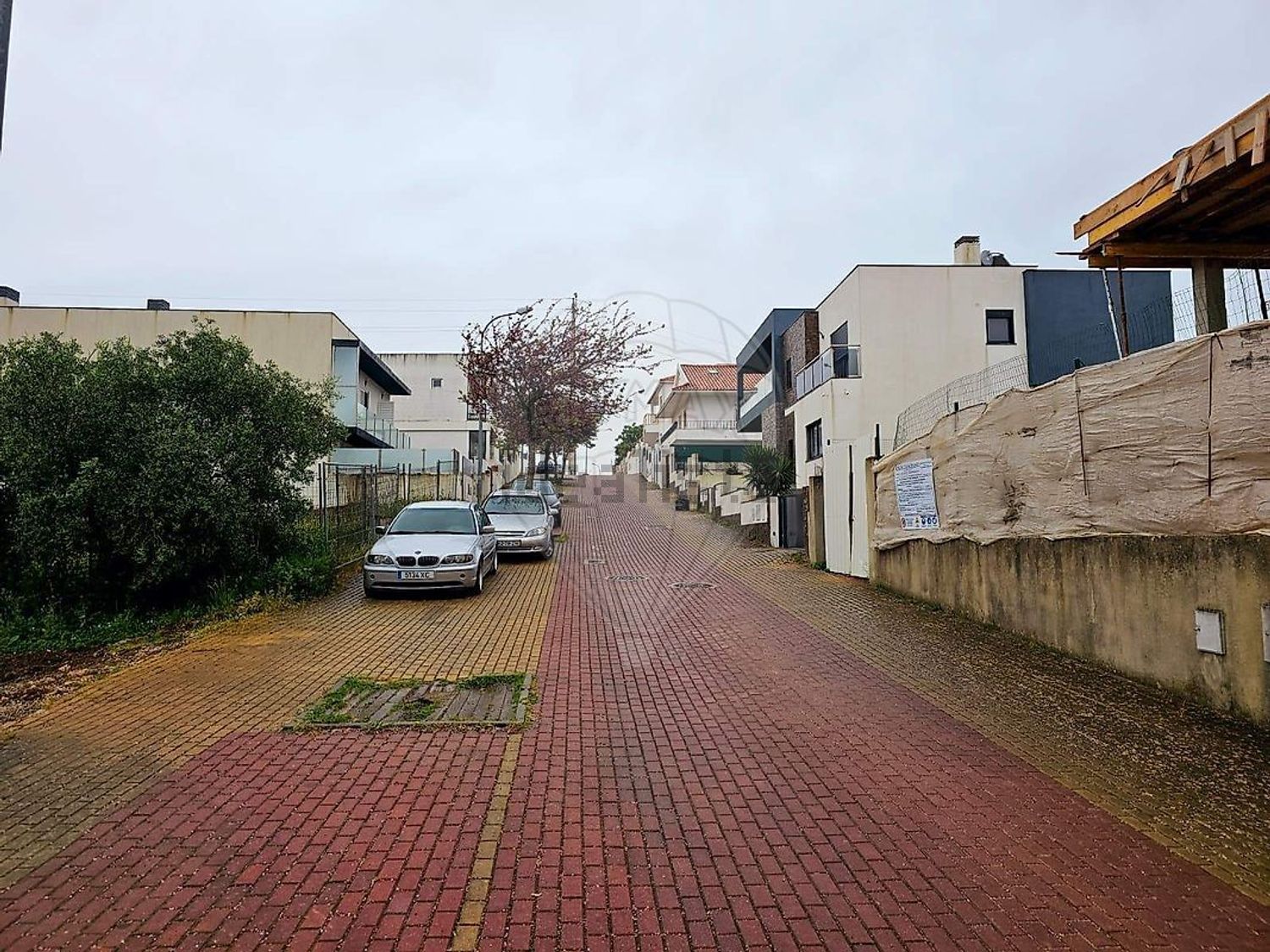 小楼房或独栋别墅出售在Rua Vale Rasteiro - 外立面