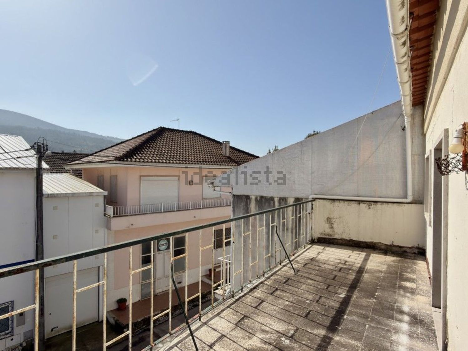 小楼房或独栋别墅出售在Rua Bernardo Martins - 阳台