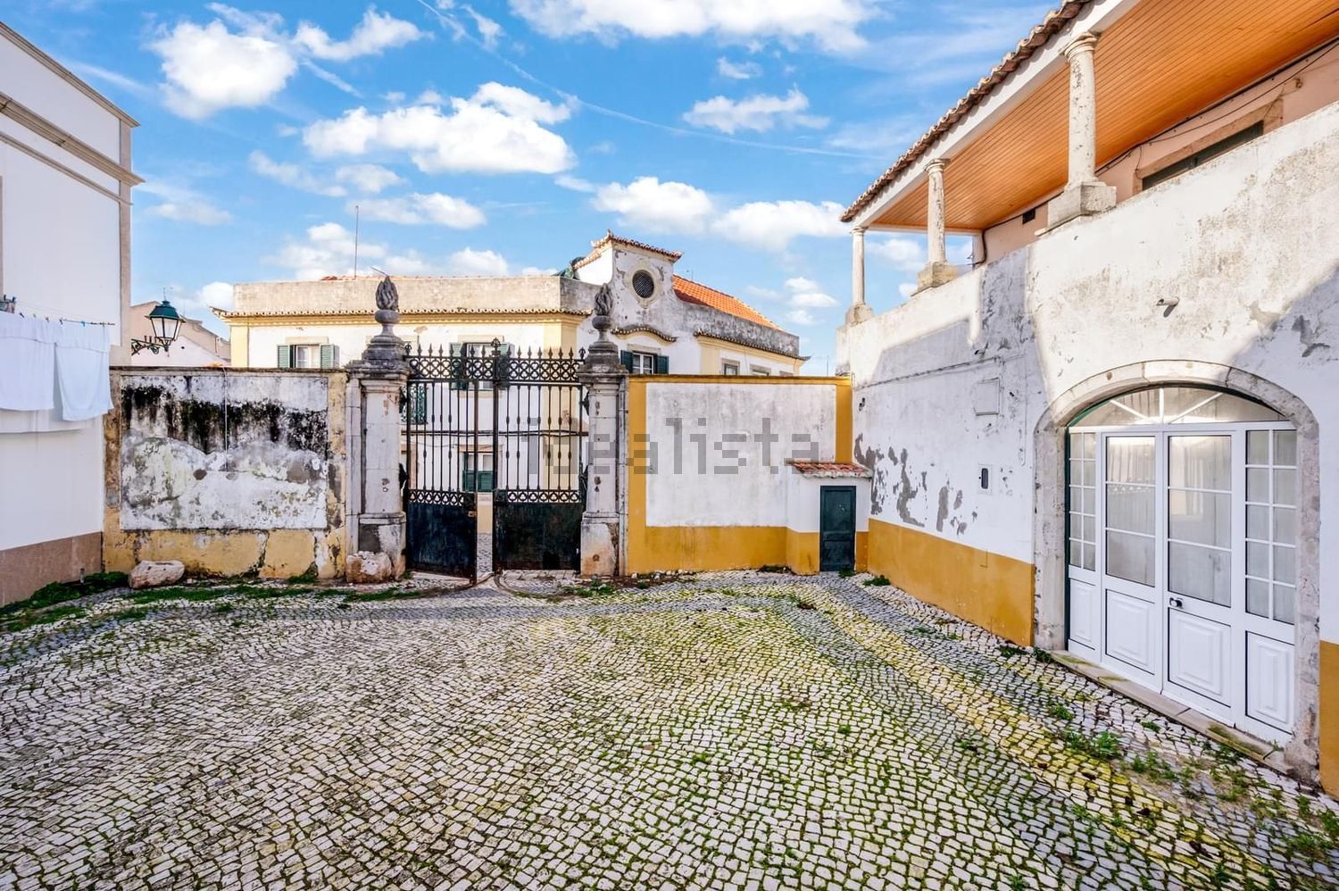 宫殿出售在Rua João Gonçalves - 外立面