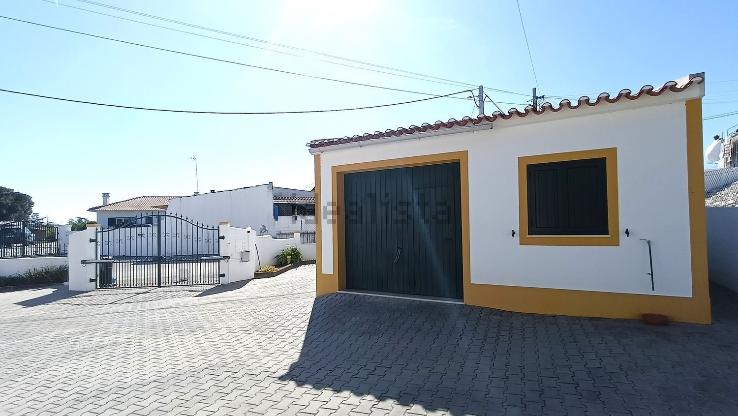 小楼房或独栋别墅出售在Rua do Barrancão, 25 - 停车位