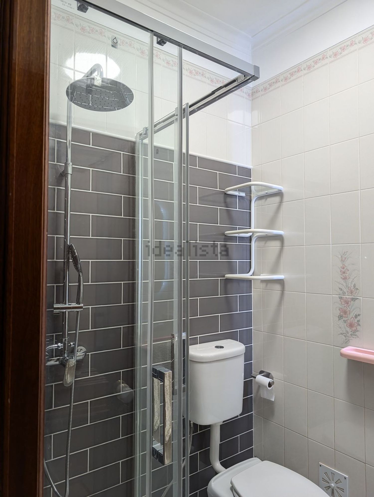 出租公寓 t4在Rua Elias Garcia, 249 - 卫生间