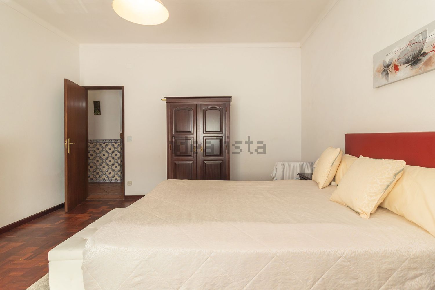 小楼房或独栋别墅出售在Avenida Padre Nabeto - 卧室