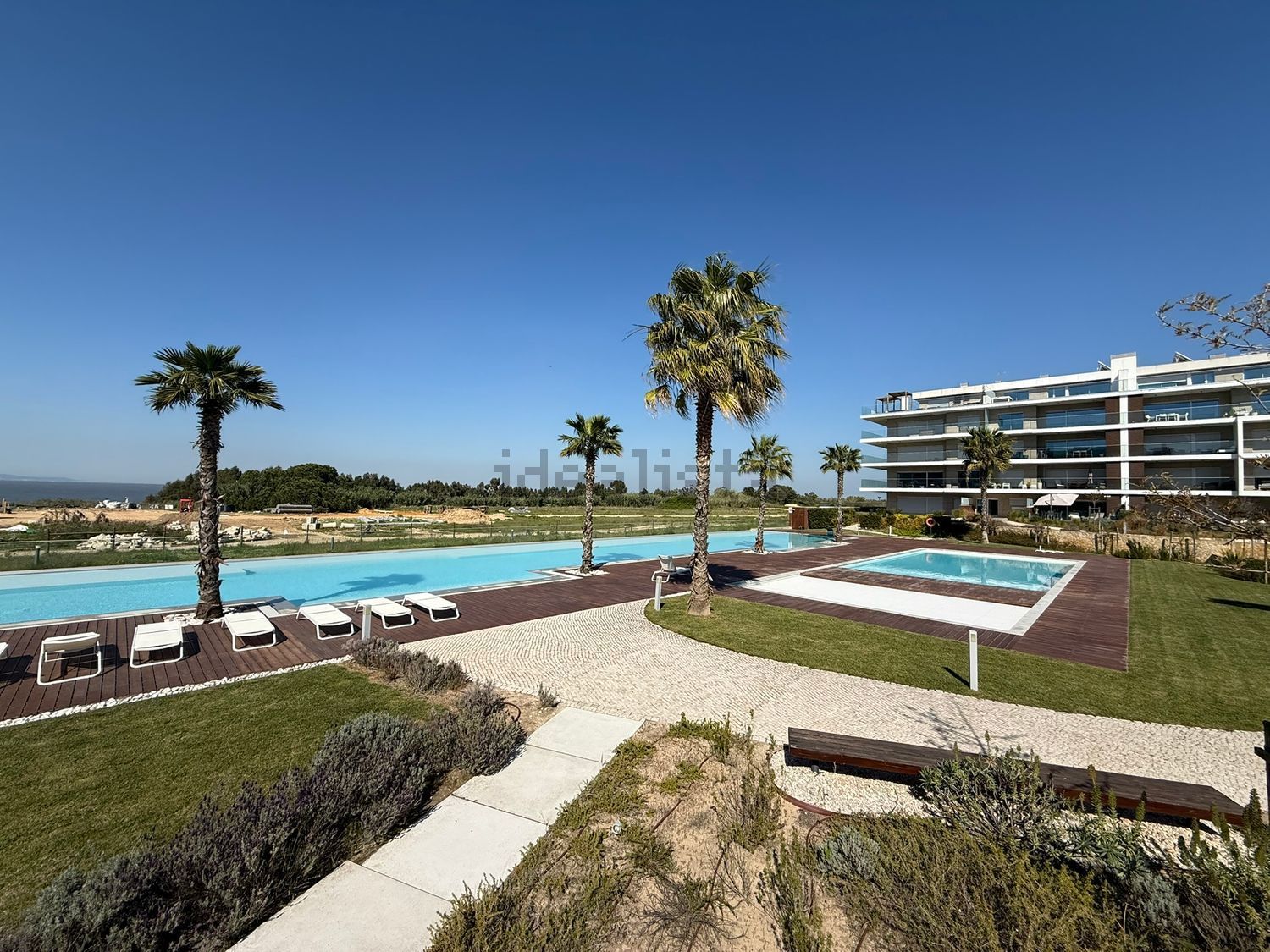 公寓 t3出售在Avenida 5 de Outubro - 游泳池