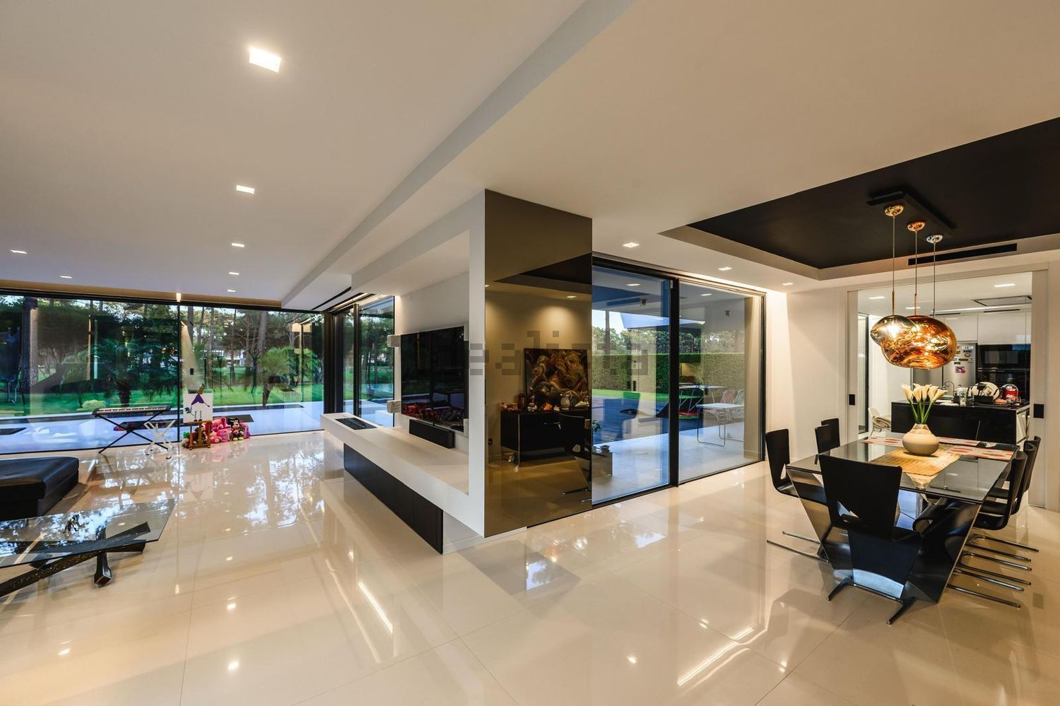 小楼房或独栋别墅出售在Rua das Mimosas - 客厅