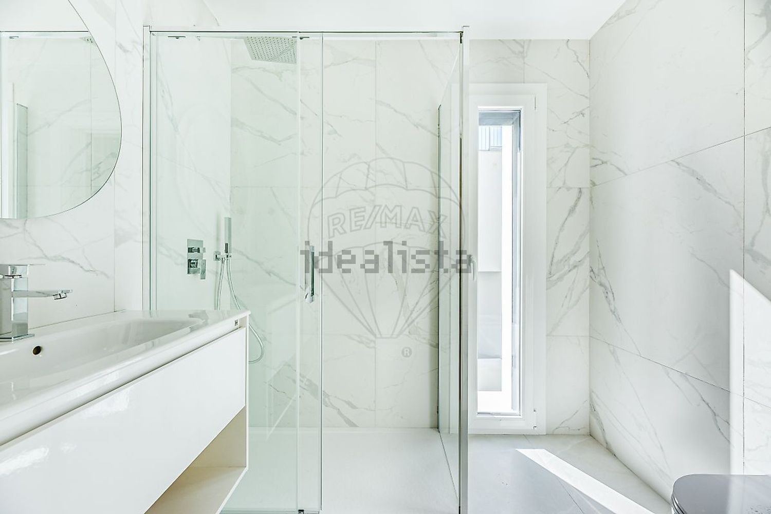 小楼房或独栋别墅出售在Rua da Cruzinha - 卫生间