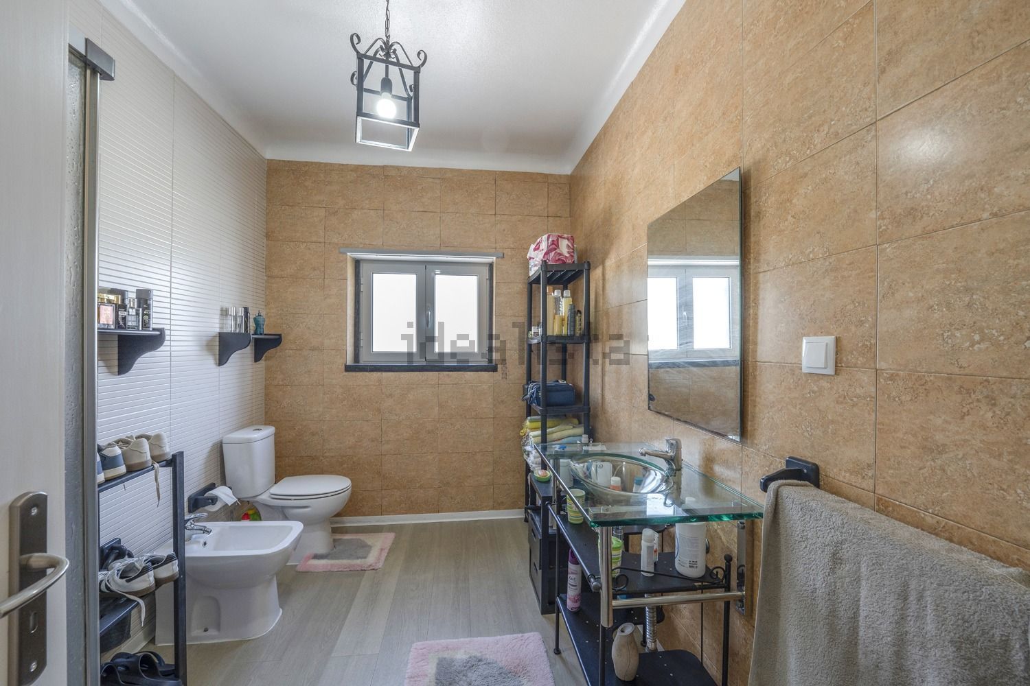 小楼房或独栋别墅出售2640-730 - 卫生间