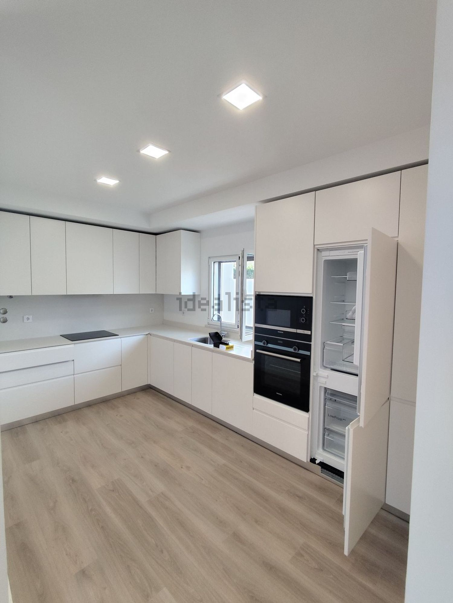 出租小楼房或独栋别墅在Praceta Santa Rita de Cássia - 厨房