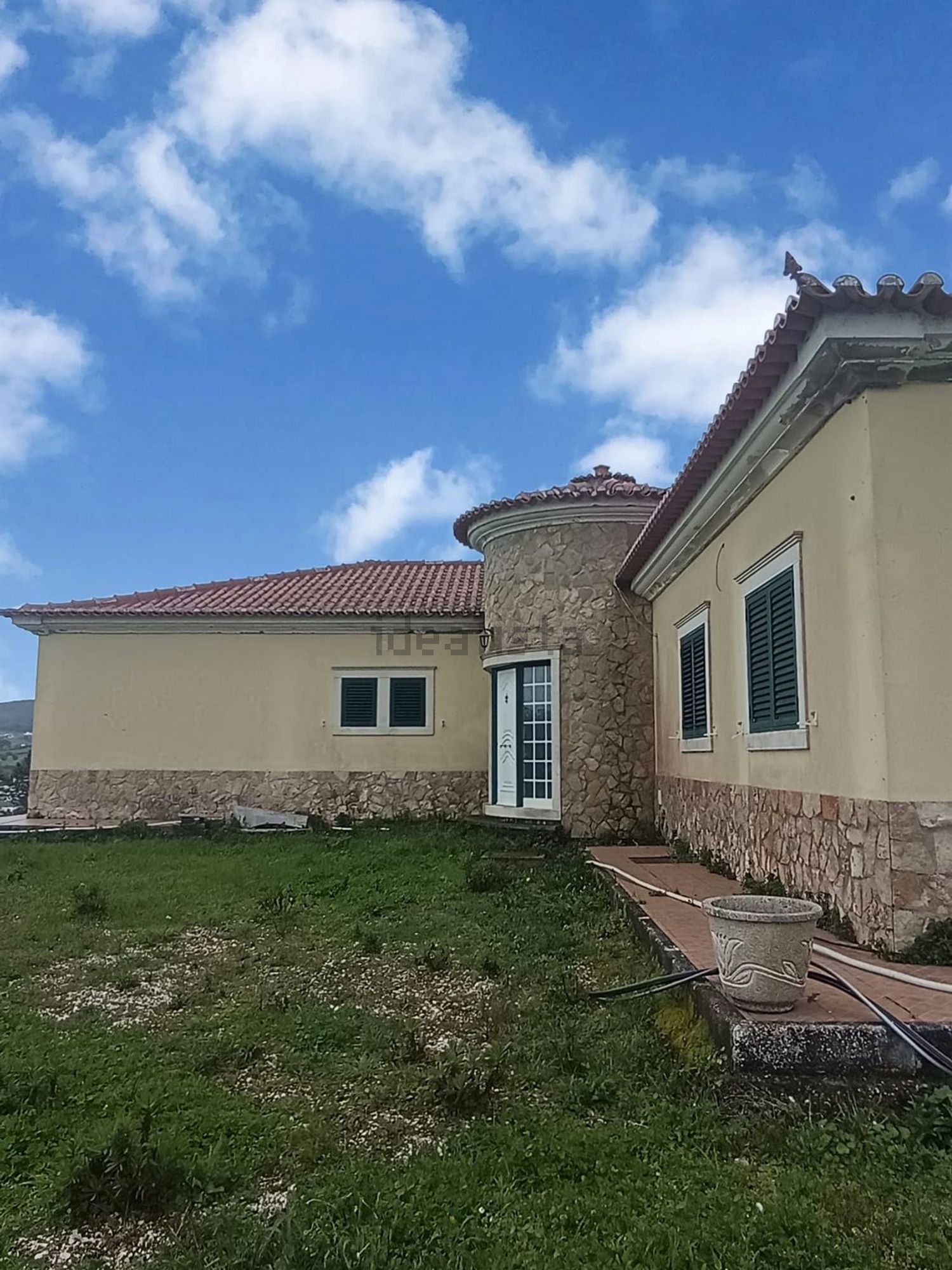 小楼房或独栋别墅出售在Caminho dos Reguengos - 外立面