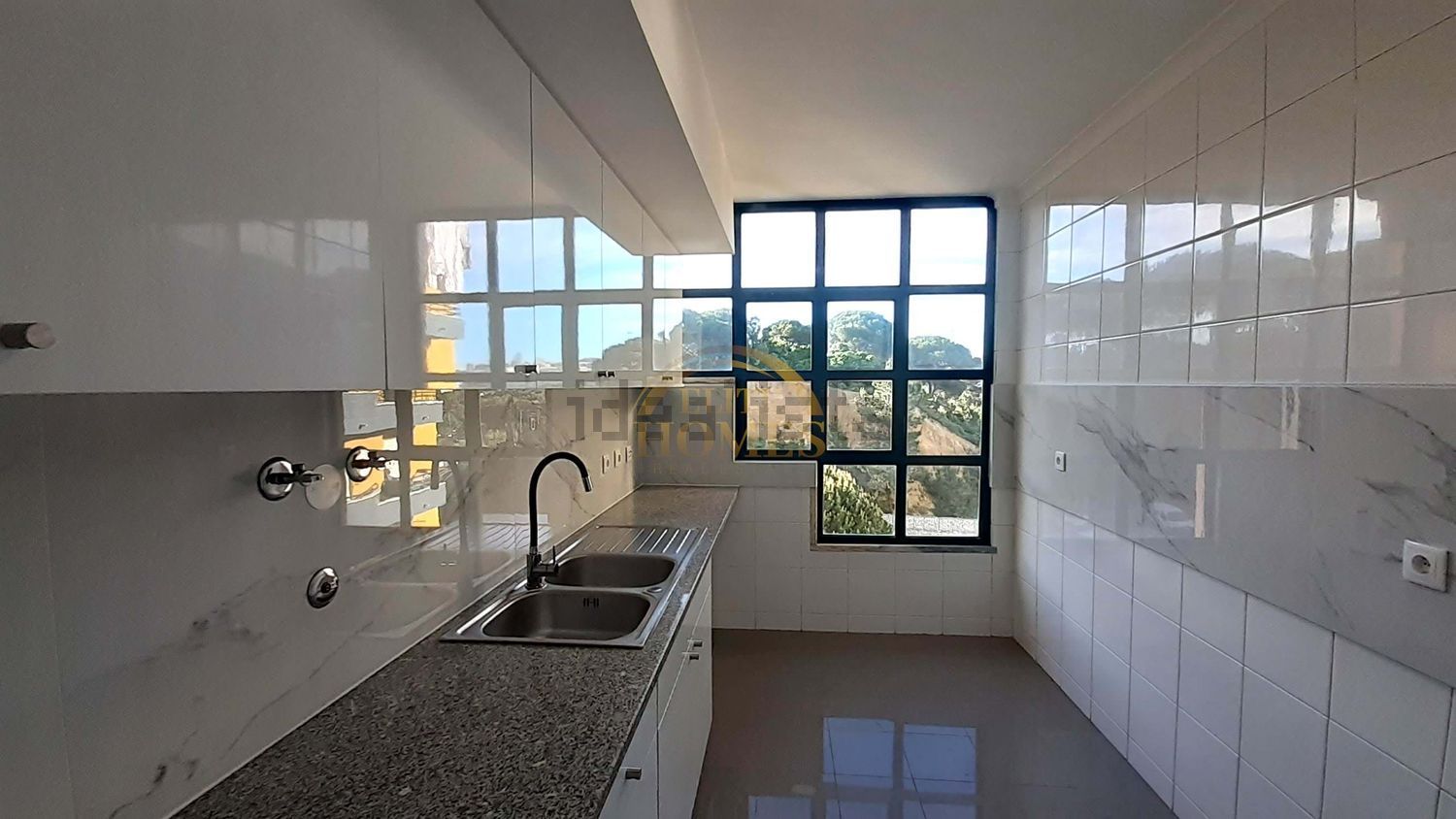 公寓 t3出售在Praceta Raúl Brandão - 厨房