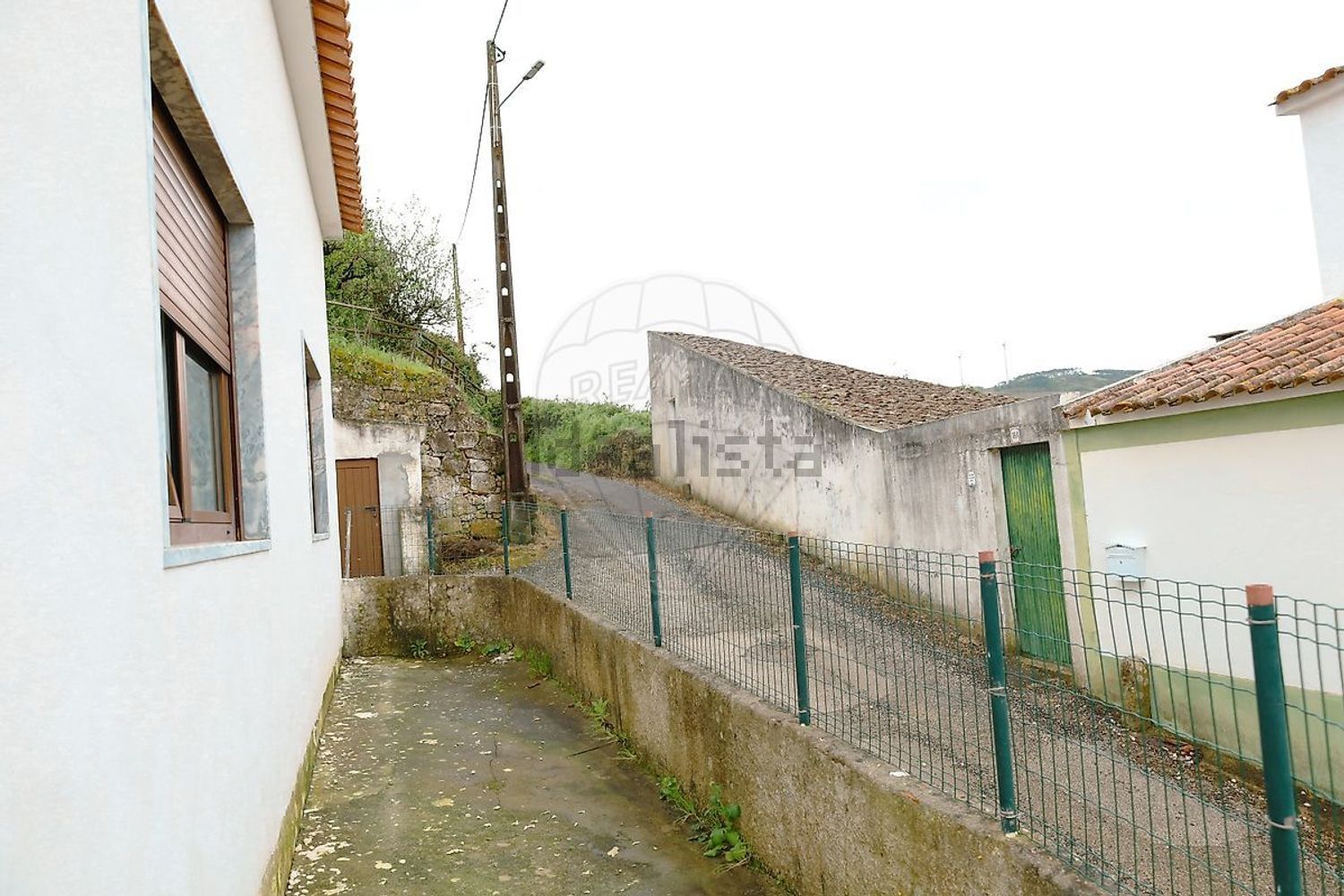 小楼房或独栋别墅出售在Dois Portos e Runa - 外立面