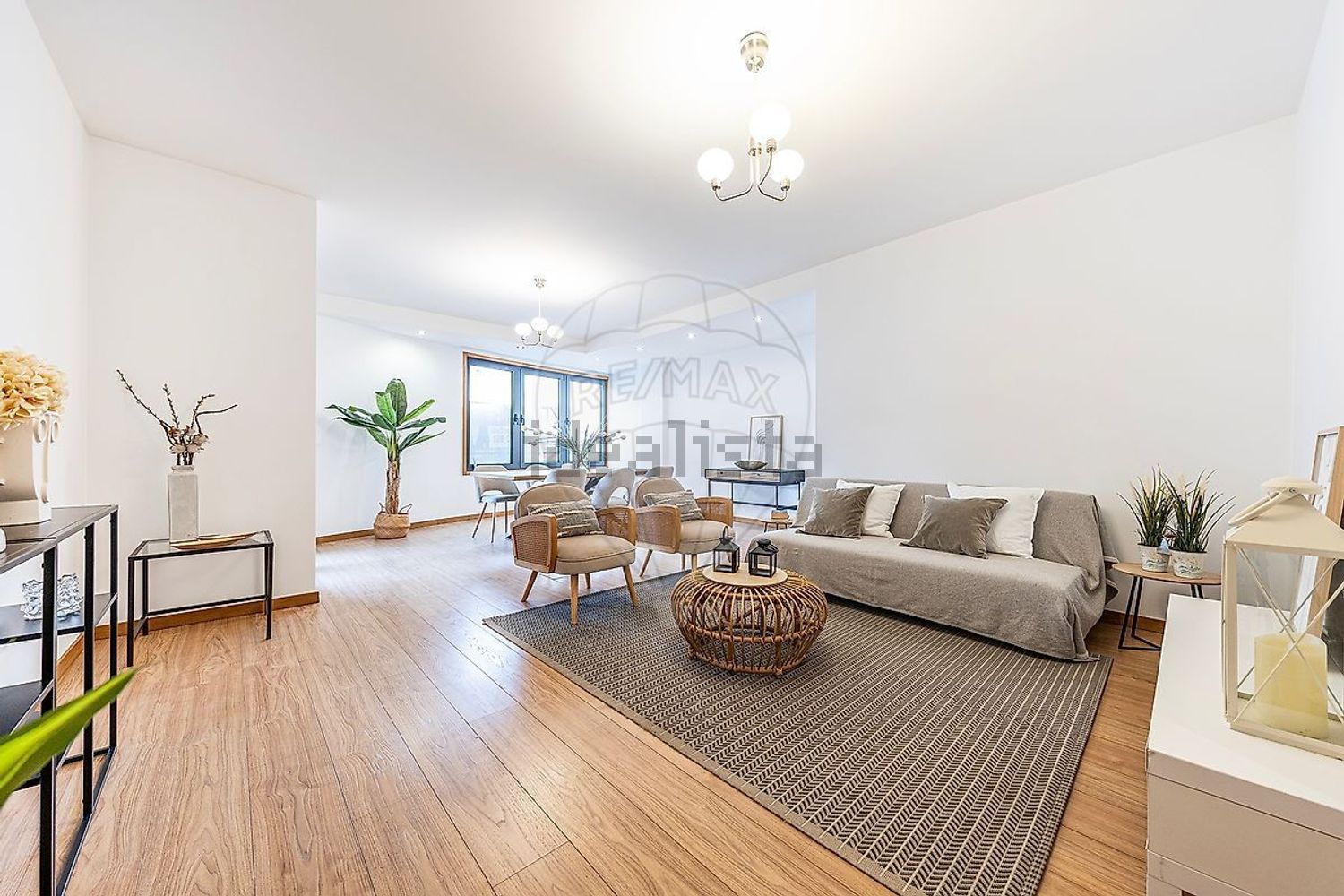 公寓 t3出售在Avenida Diogo Cão - 客厅