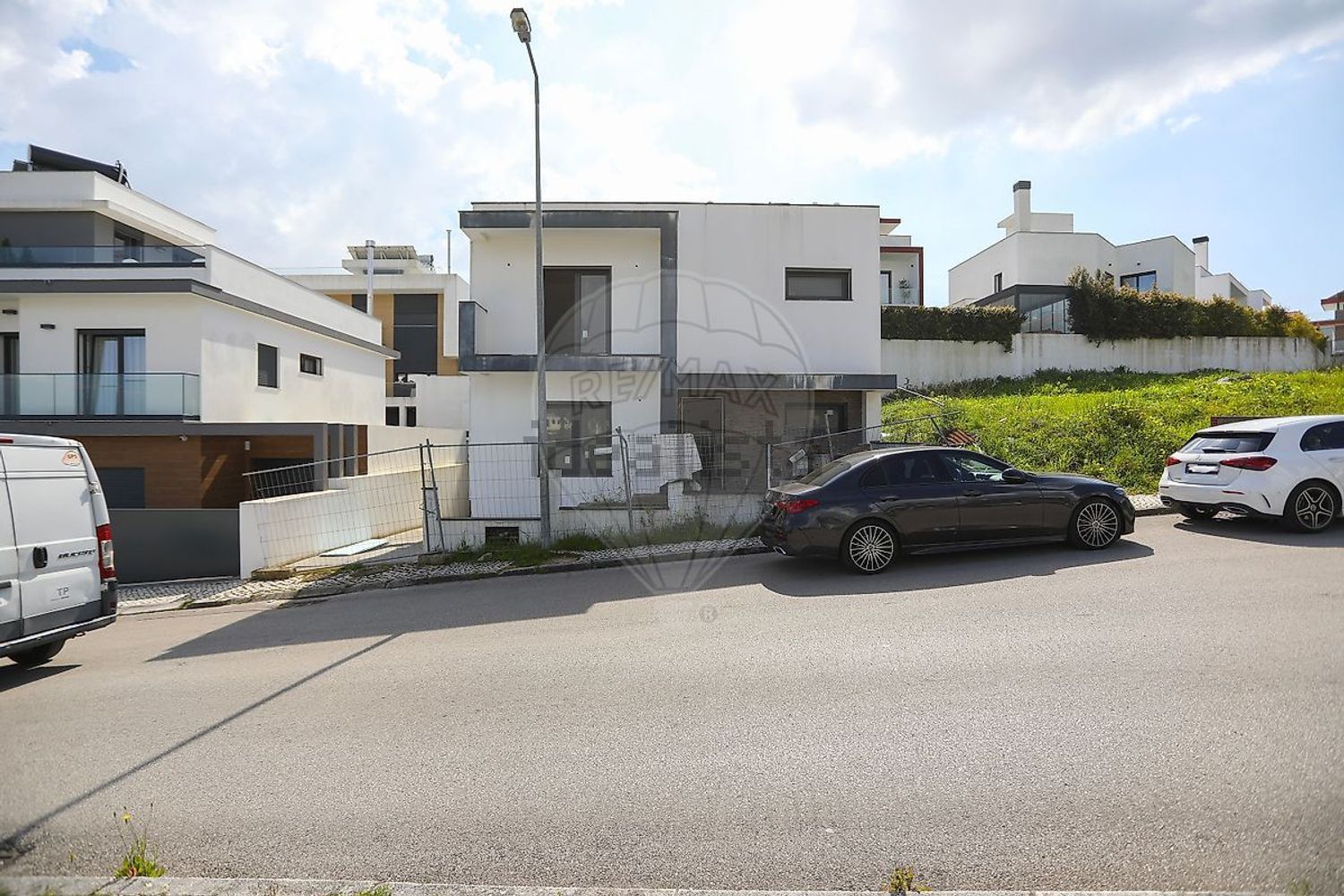 小楼房或独栋别墅出售在Rua das Flores - 外立面