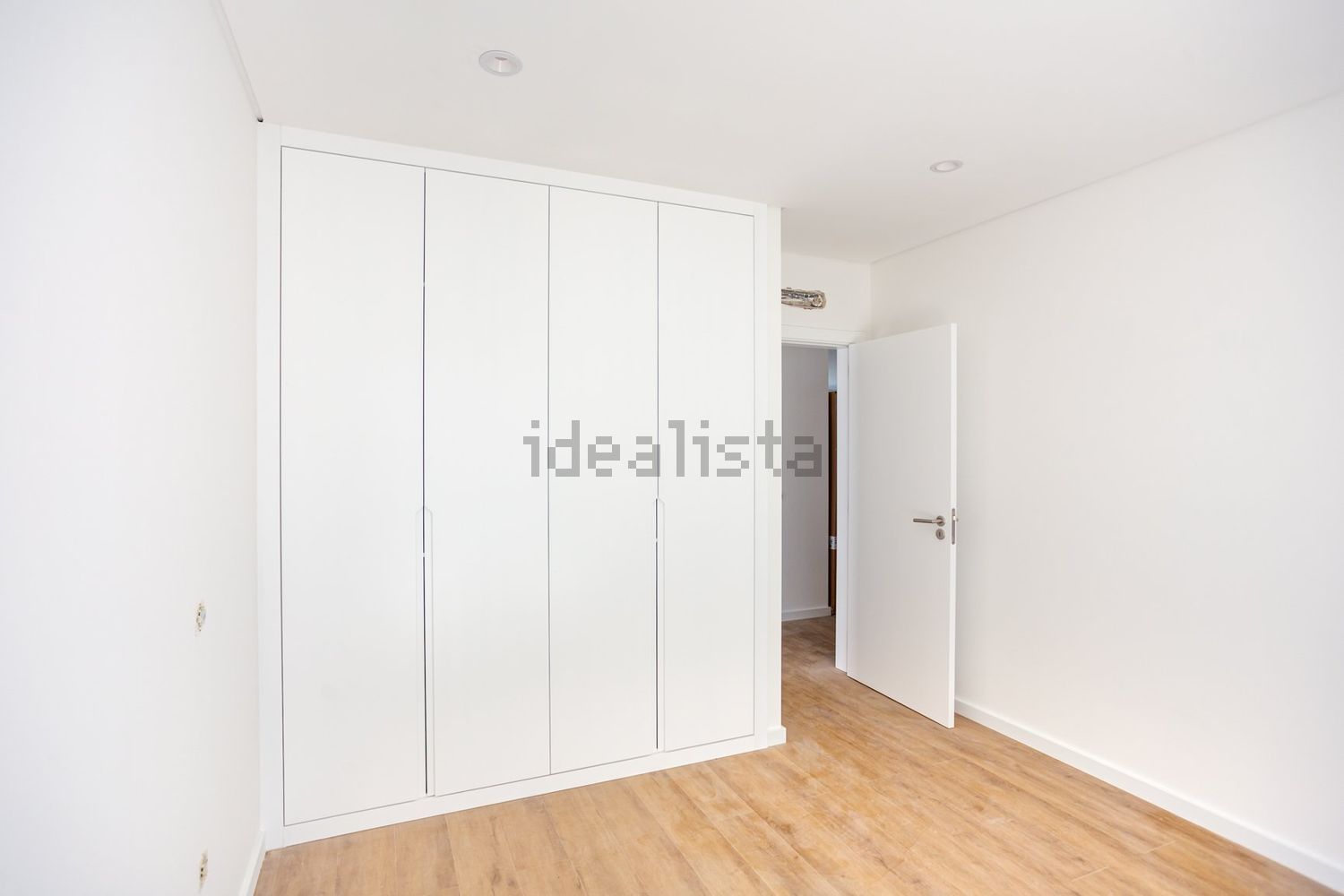 双拼别墅出售在Avenida Raul Brandão - 卧室