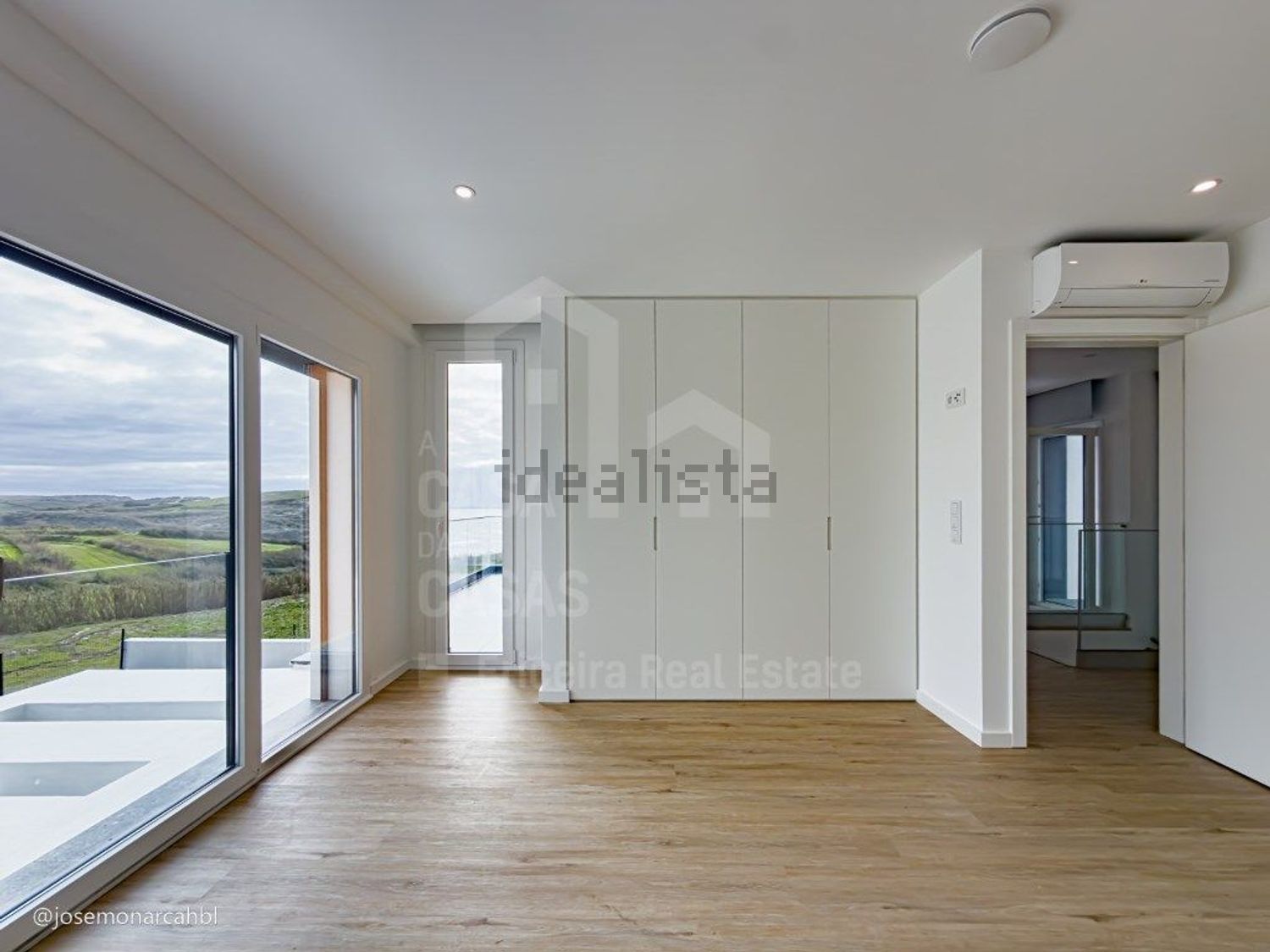 小楼房或独栋别墅出售在São Pedro da Cadeira - 居住