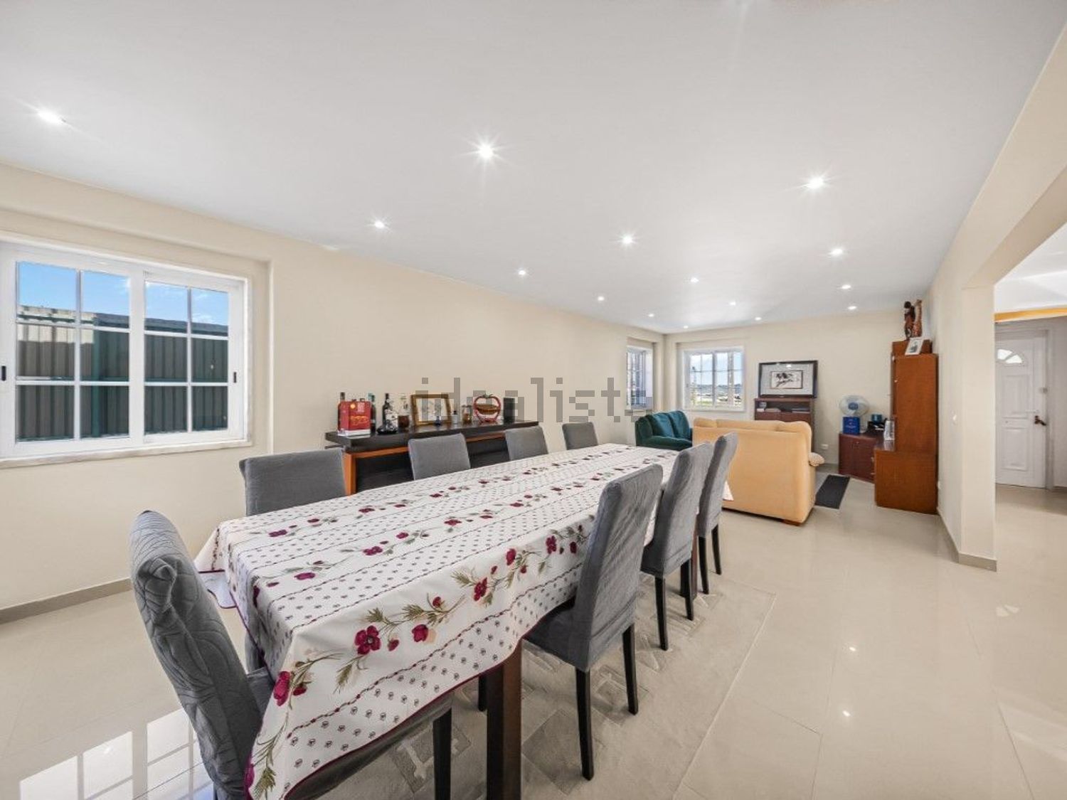 小楼房或独栋别墅出售在Rua da Liberdade - 客厅