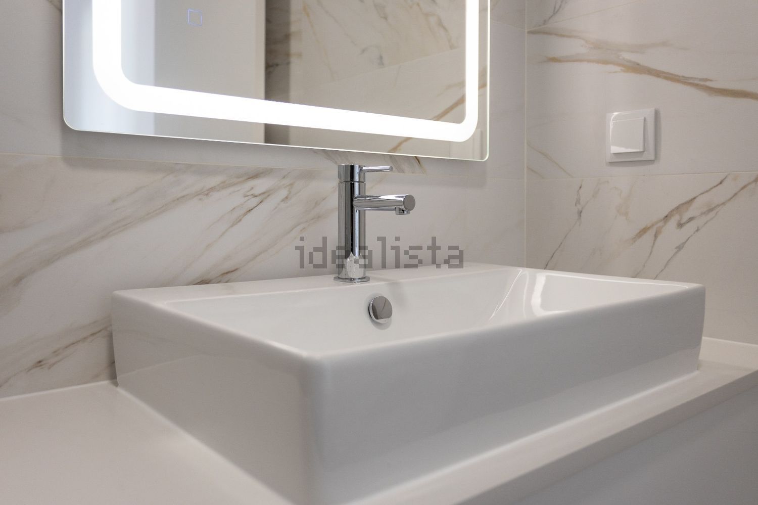 出租公寓 t2在Rua Dom Afonso de Albuquerque, 85 - 卫生间