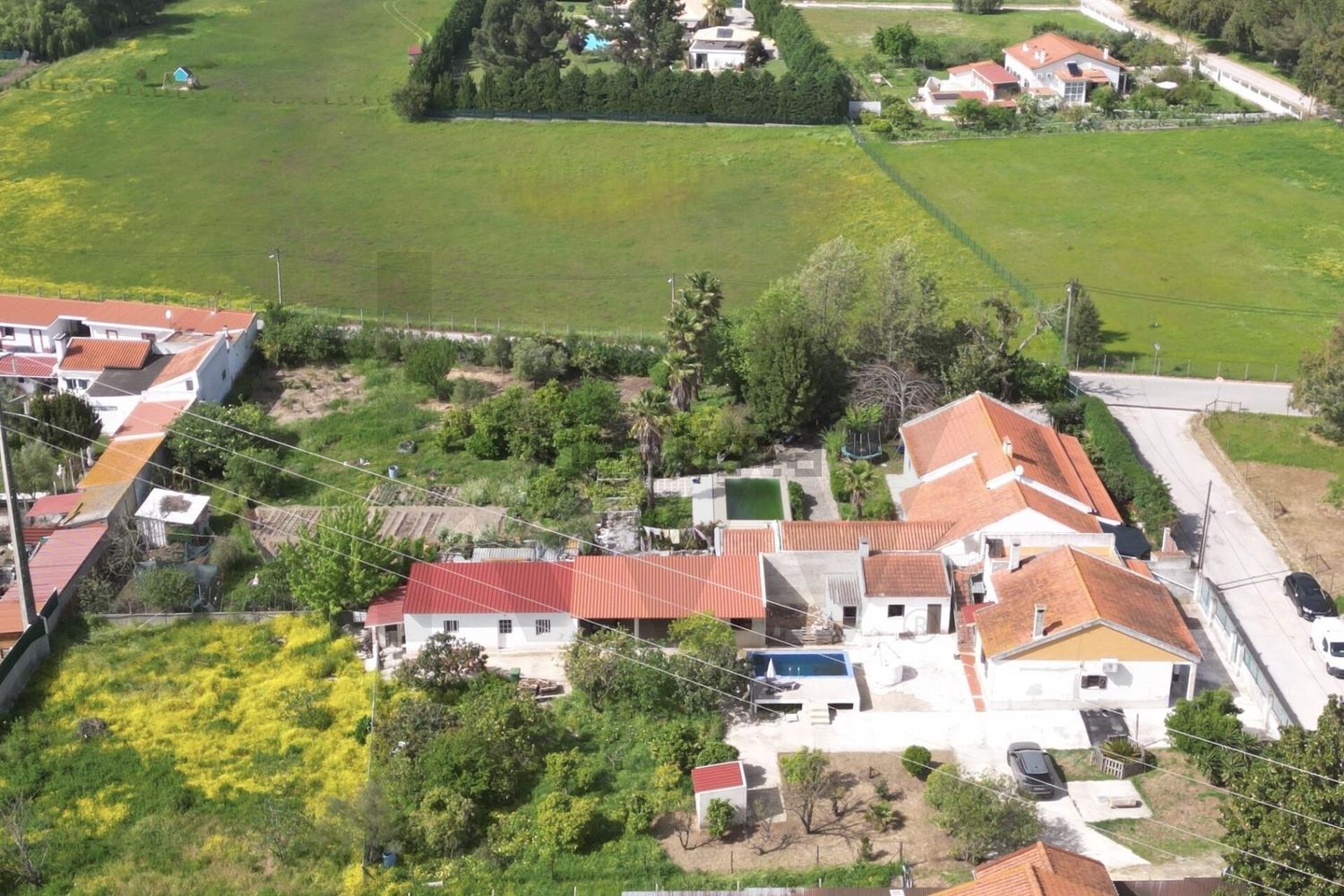 小楼房或独栋别墅出售在Rua António Aleixo - 照片