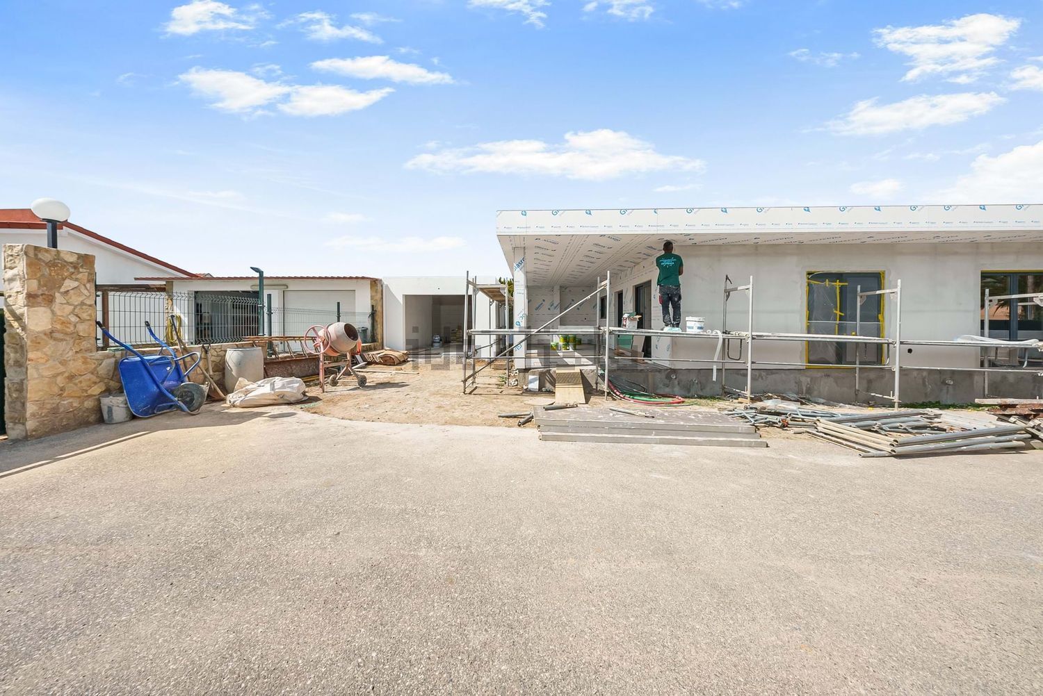 小楼房或独栋别墅出售在Rua do Outeiro - 外立面