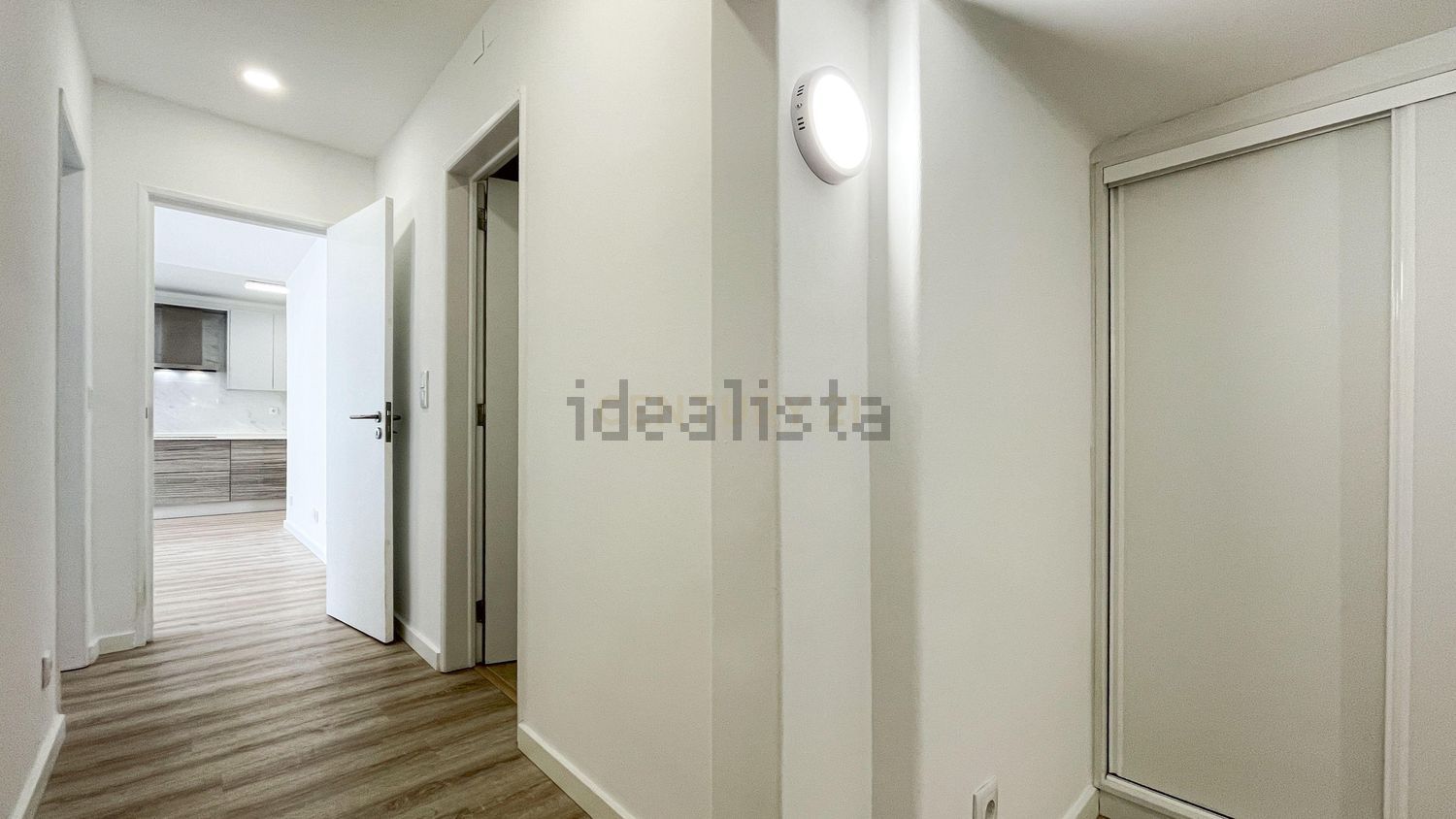 出租t0（单人公寓）在Rua Fernando Pessoa, 58 - 过道