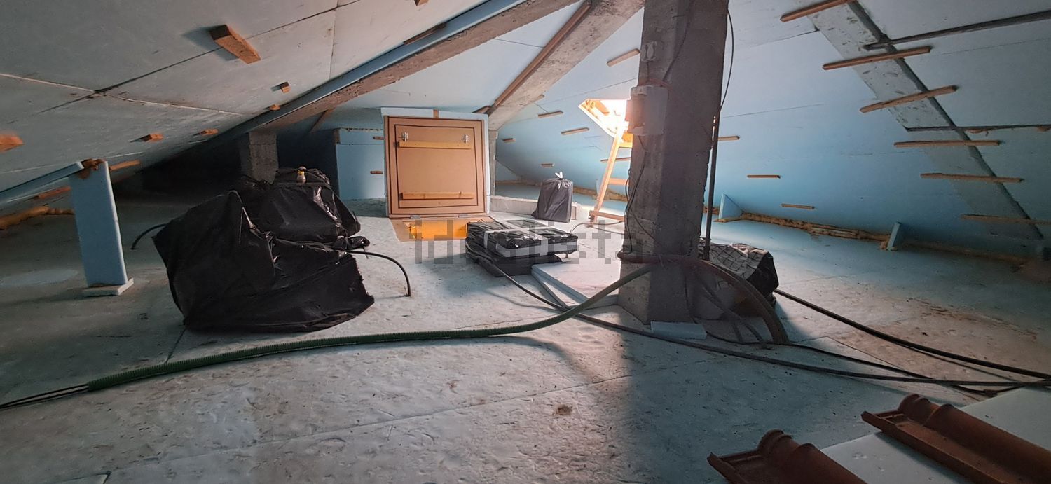 双拼别墅出售在Rua Nossa Senhora do Rosário - 阁楼