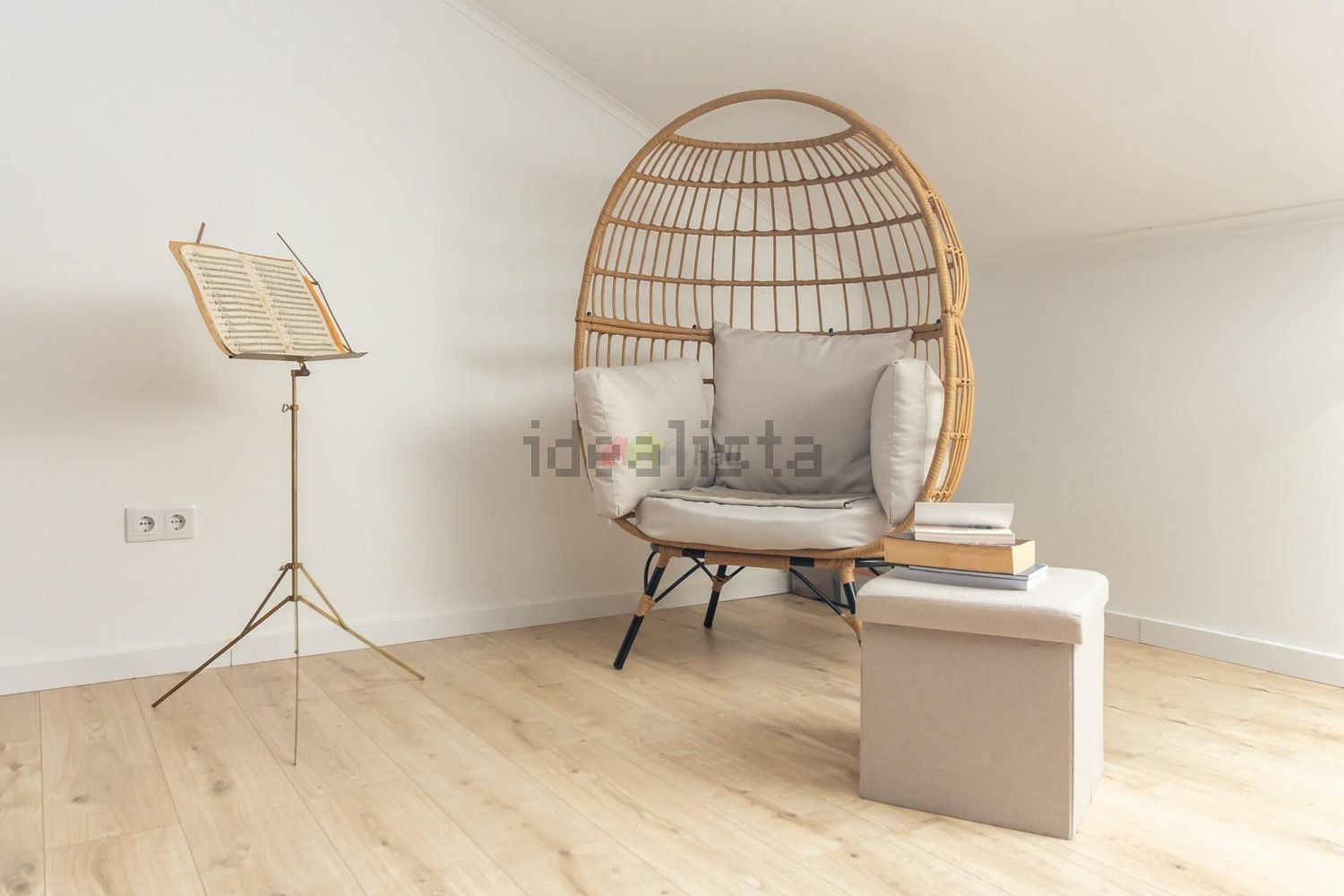 复式公寓出售在Rua Alves Roçadas - 客厅