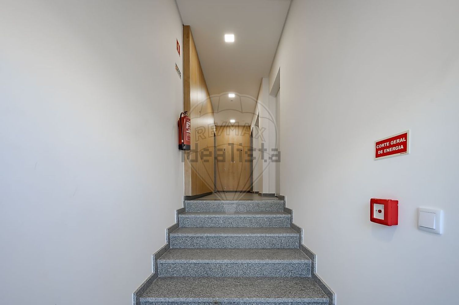 公寓 t2出售在Rua 25 de Abril - 详情