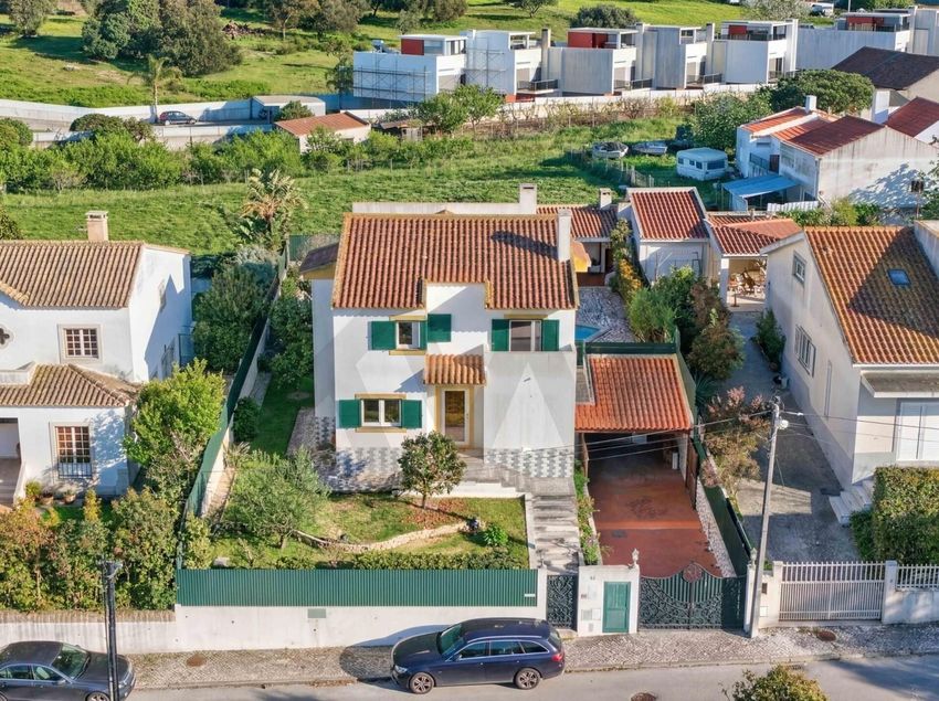 小楼房或独栋别墅出售在Rua da Mesquita s/n