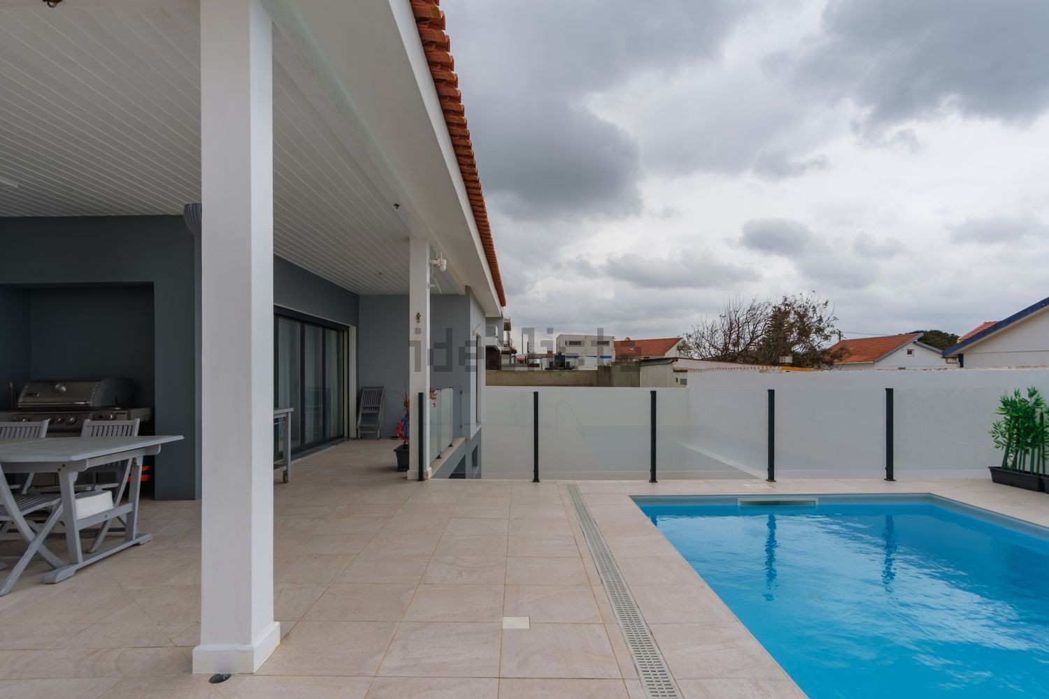 小楼房或独栋别墅出售在Travessa do Mar - 游泳池