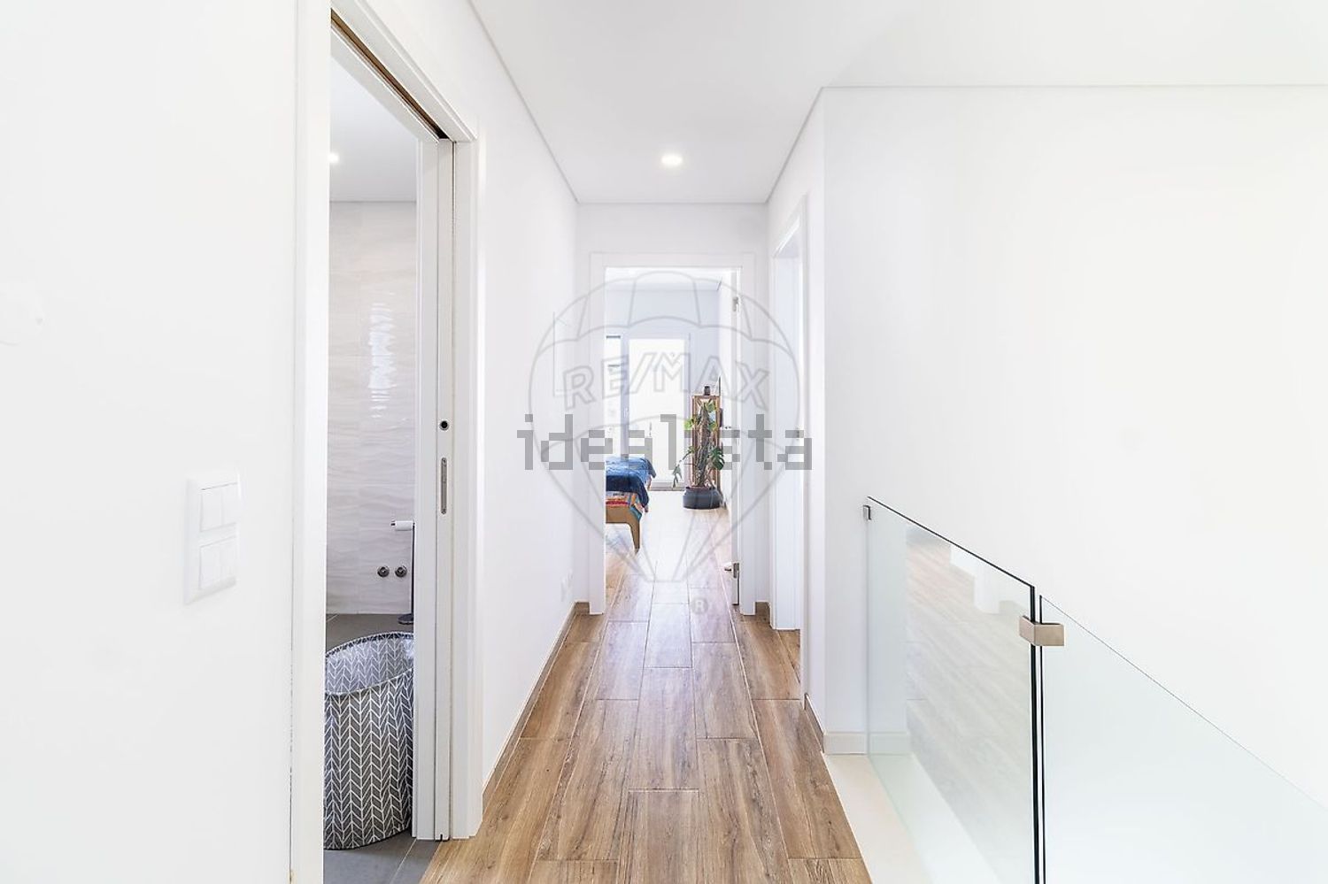 出租小楼房或独栋别墅在Rua 12 - 过道