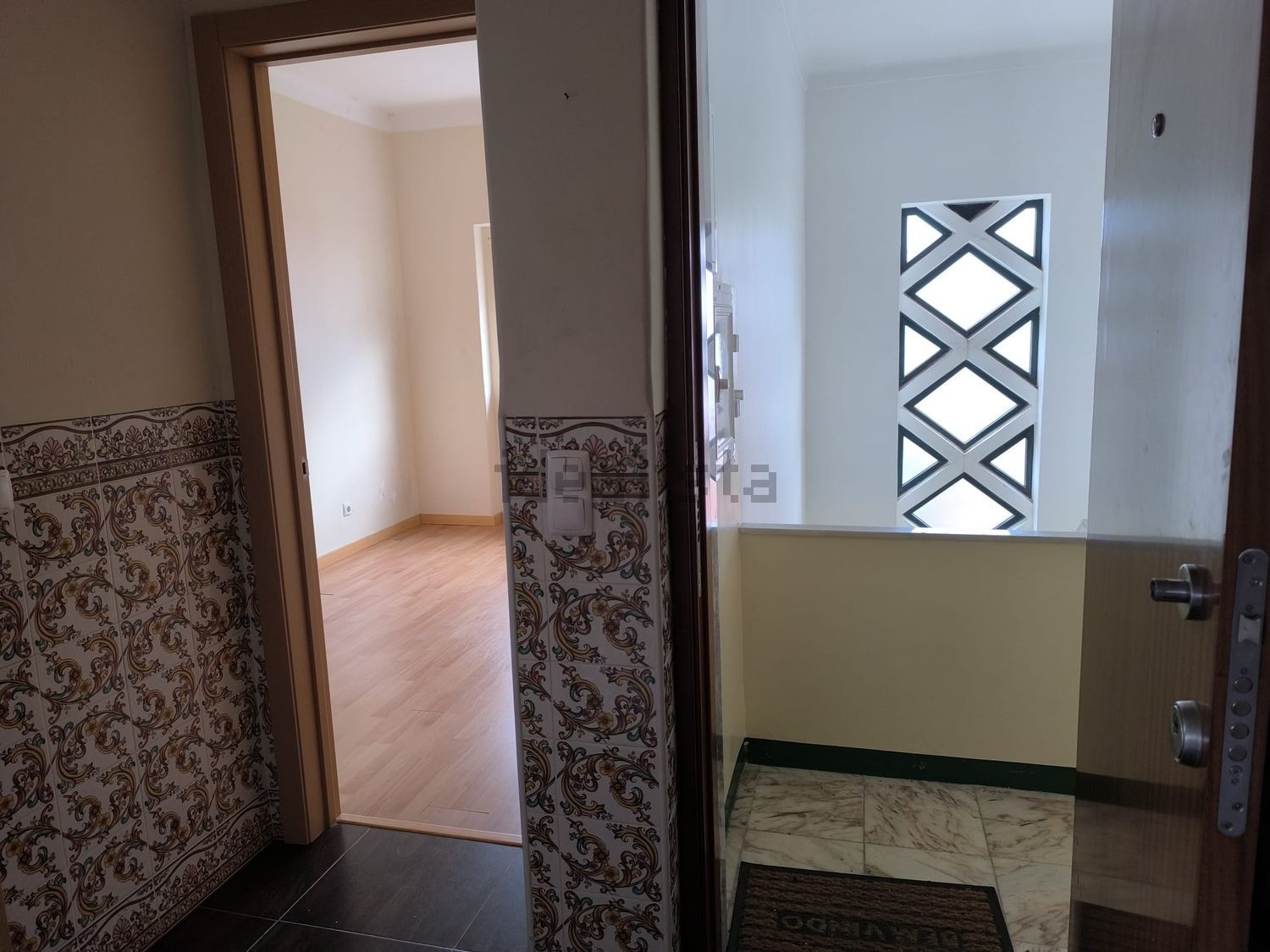 出租公寓 t1在Rua Luís de Camões, 15 - 楼梯