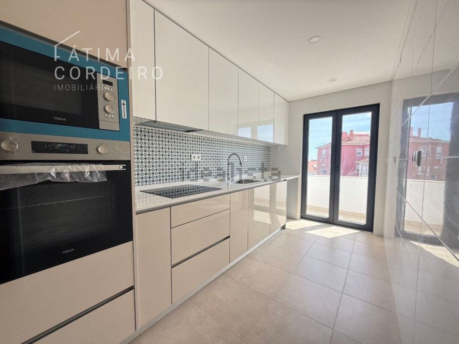 出租公寓 t2在Rua Capitão Leitão, 77 a - 厨房