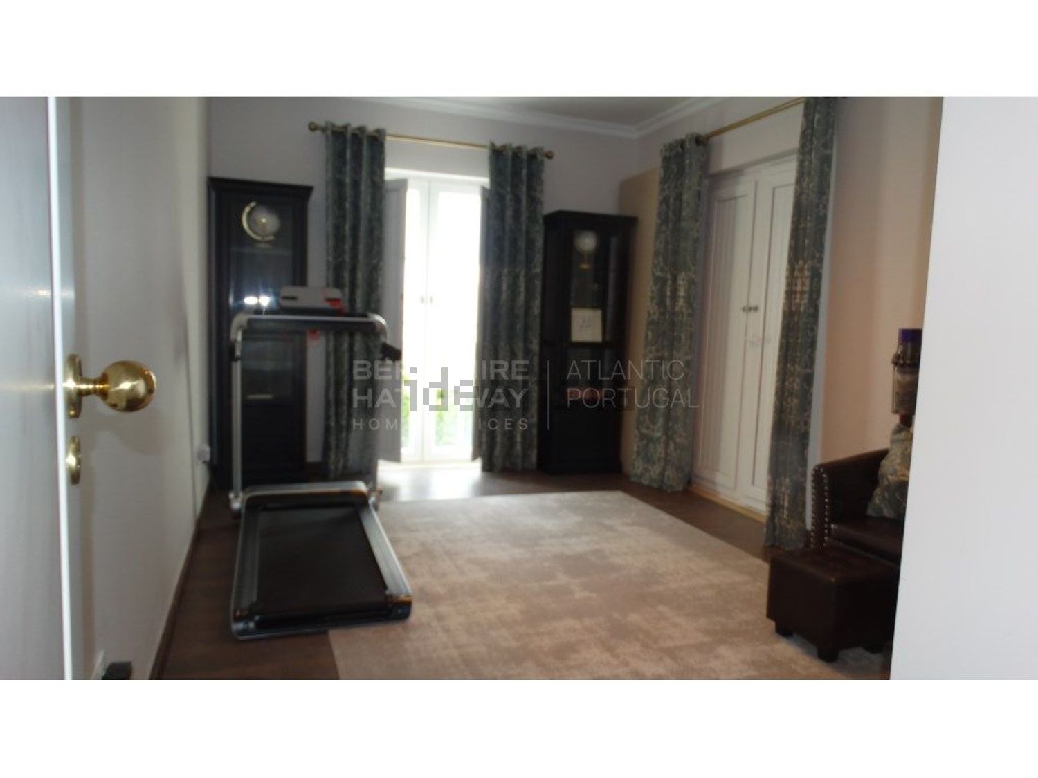 小楼房或独栋别墅出售在Porto Covo - 客厅