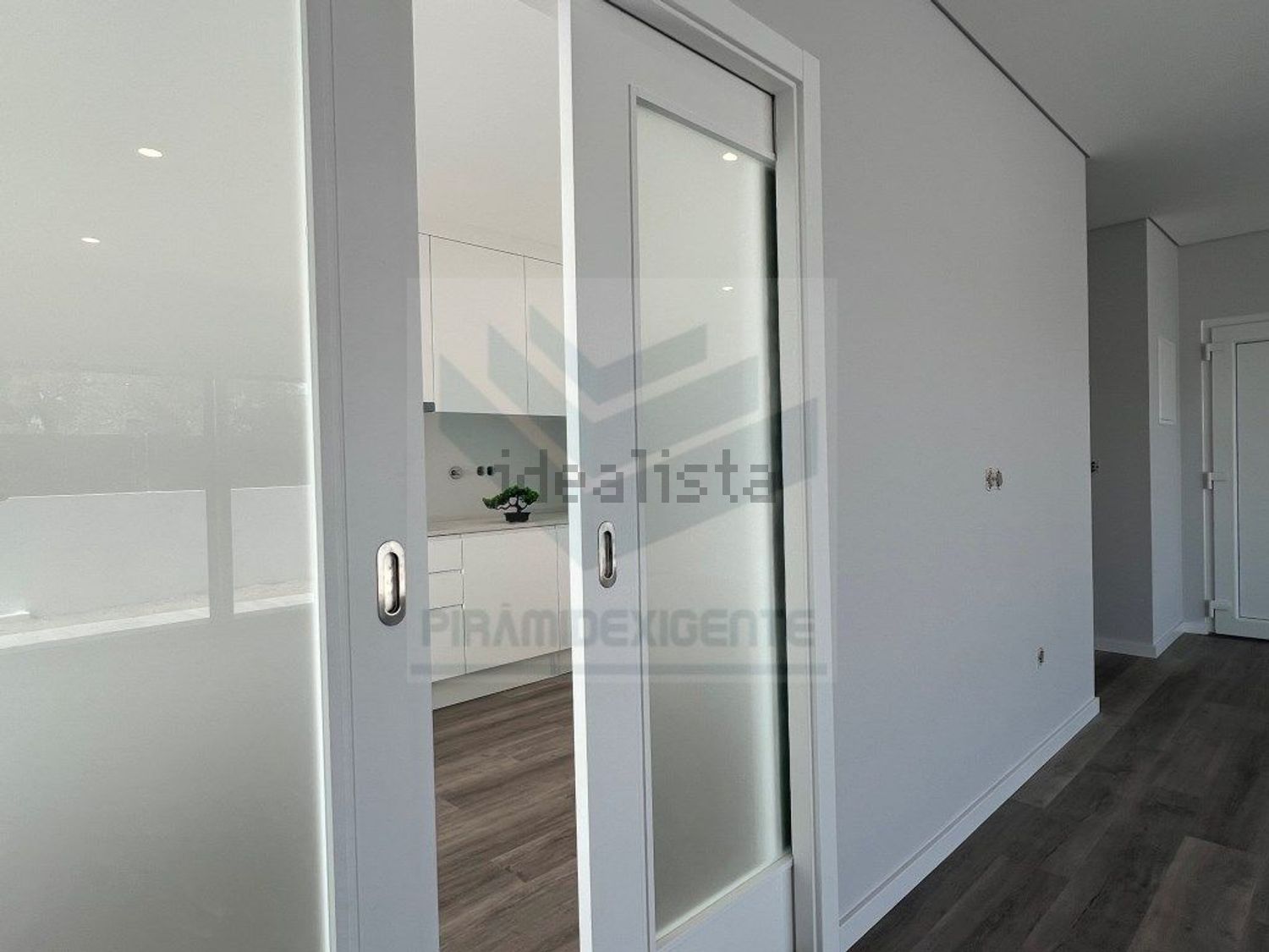 小楼房或独栋别墅出售在Moita - 试衣间