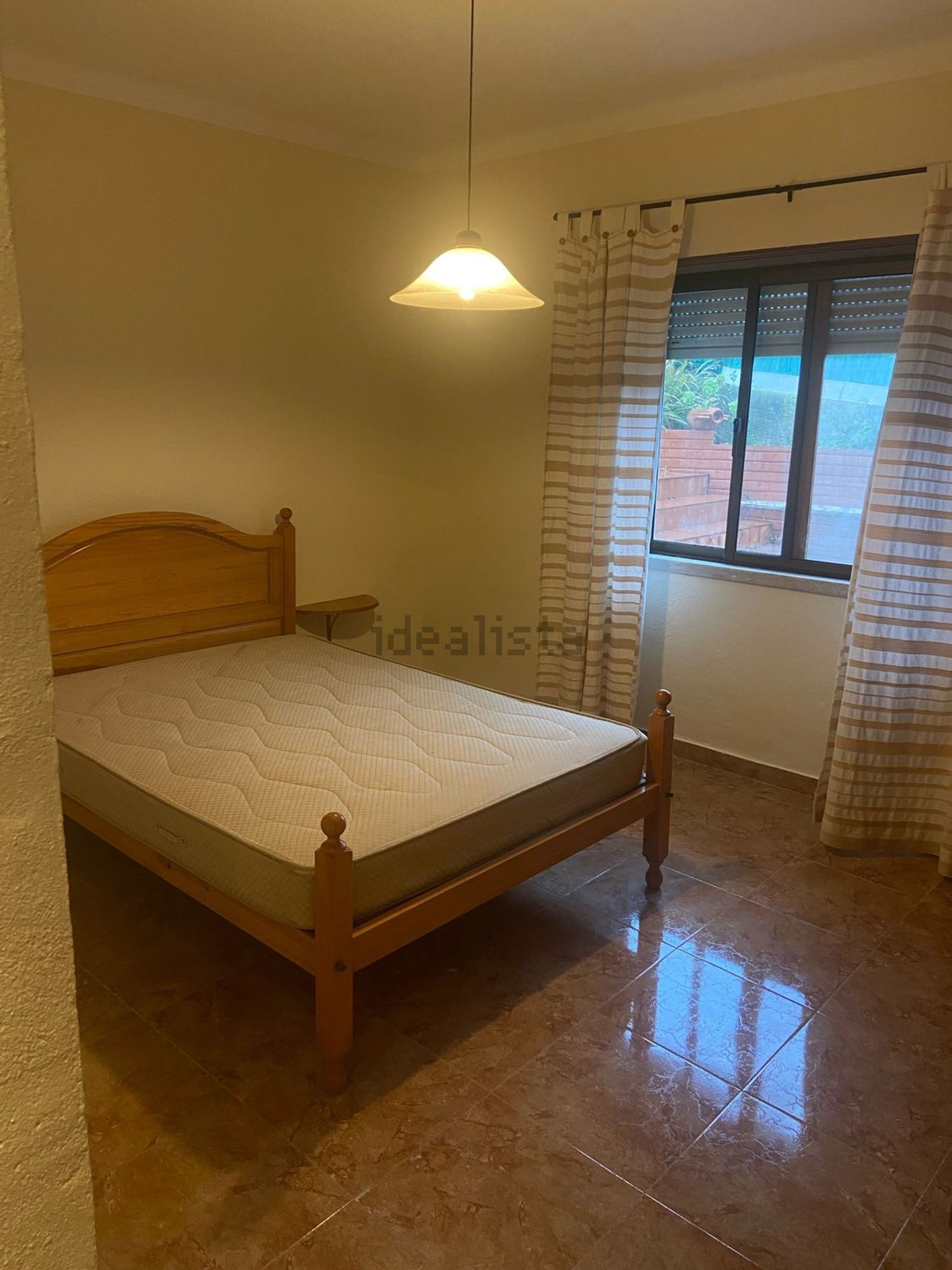 出租小楼房或独栋别墅在Rua Principal, 13 - 卧室