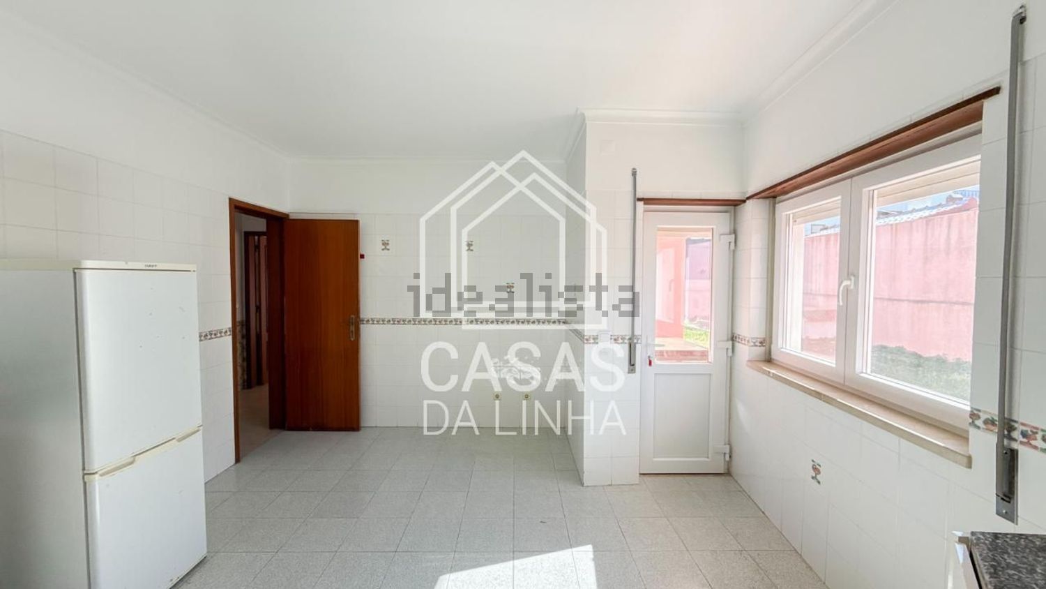 出租小楼房或独栋别墅在Tires - 厨房