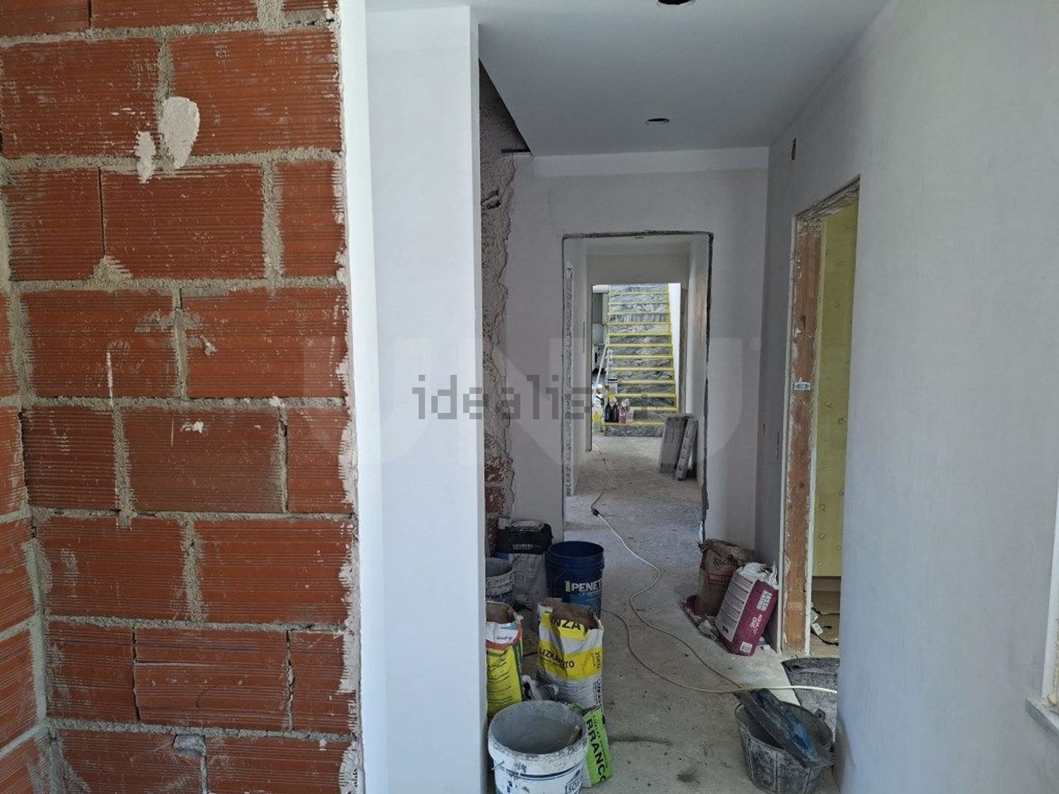 小楼房或独栋别墅出售在Rua da Estrada Militar - 过道