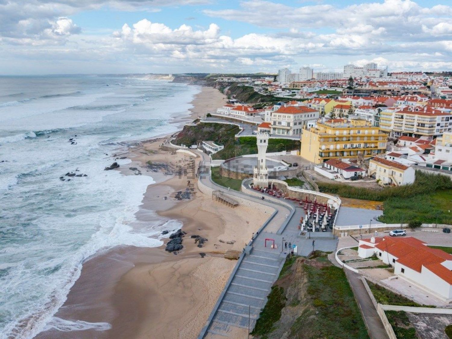 小楼房或独栋别墅出售在Rua José Joaquim de Miranda - 视线