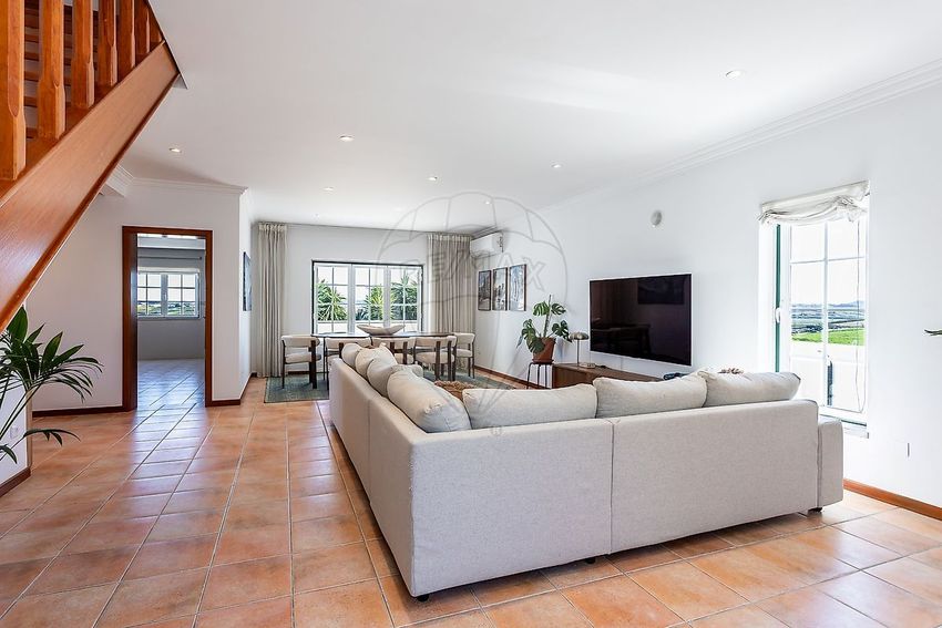 小楼房或独栋别墅出售在Rua Filipe Sapateiro