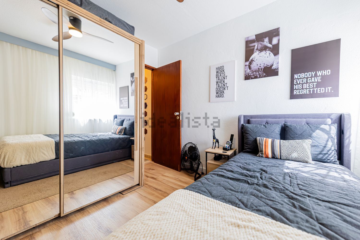 公寓 t4出售在Rua Almeida Garrett - 卧室